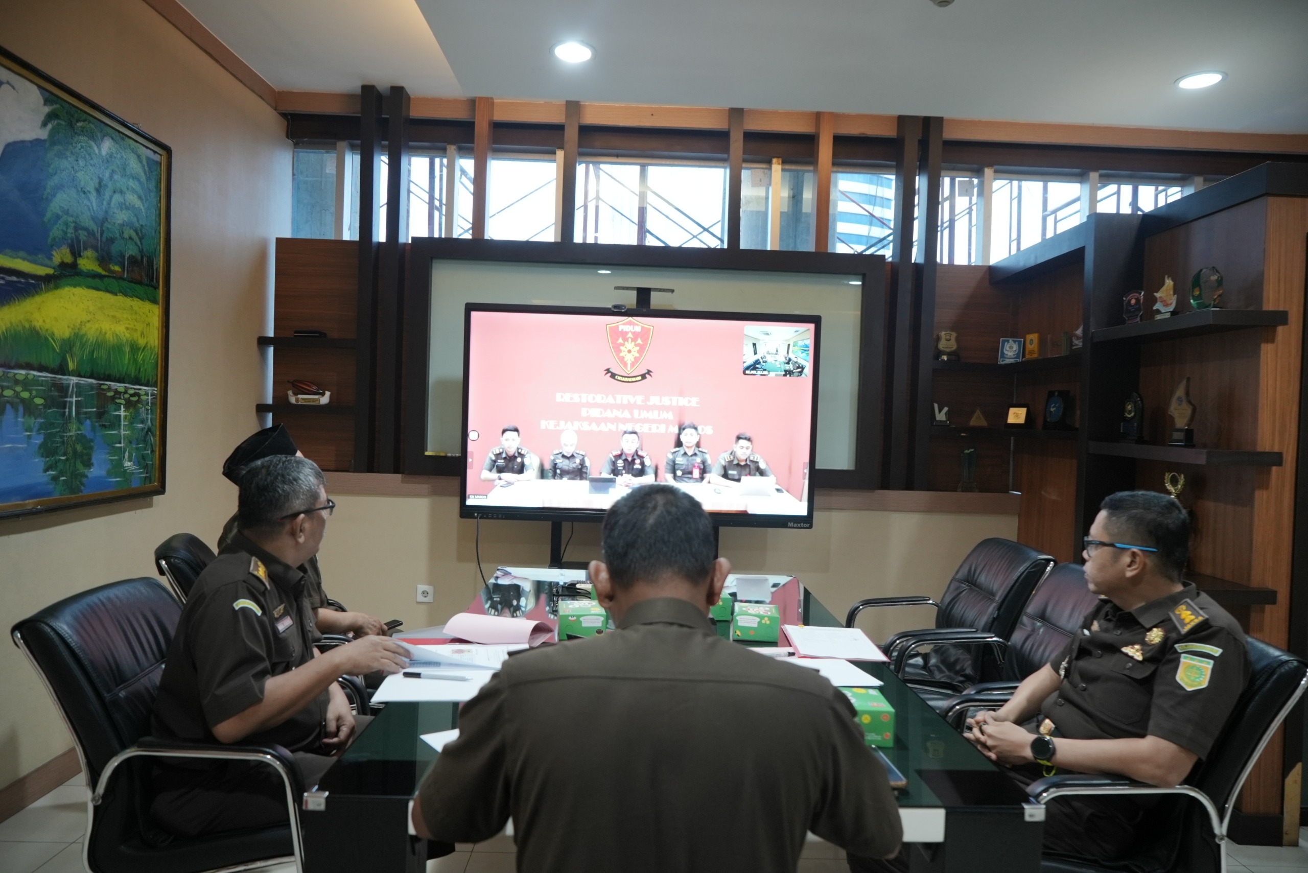 Kejati Sulsel Selesaikan Perkara Kecelakaan Lalu Lintas di Maros yang Melibatkan Mahasiswa Kurang Mampu Lewat Keadilan Restoratif