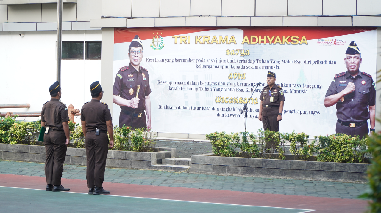 APEL PAGI KEJATI JATENG : KEDISIPLINAN ADALAH DASAR KARAKTER KORPS ADHYAKSA