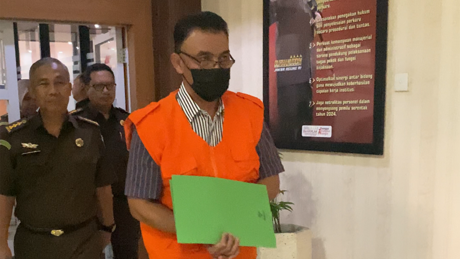 PENAHANAN TERSANGKA DS PERKARA DUGAAN TIPIKOR PENGELOLAAN SEWA PLASA KLATEN TA 2019-2023