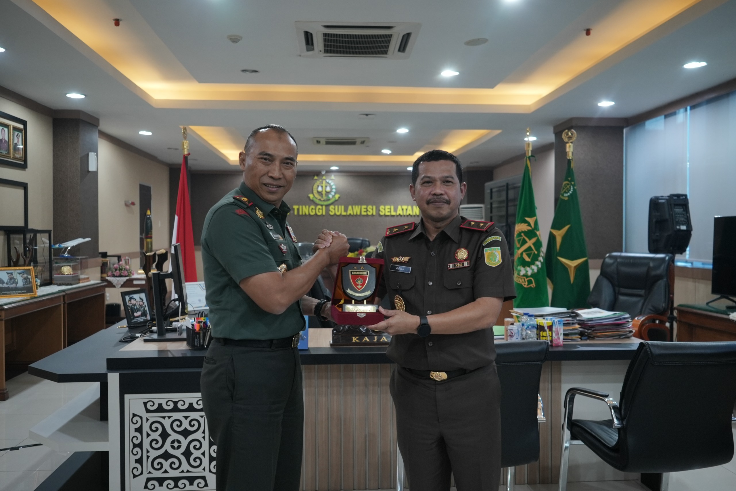 Kajati Sulsel Terima Kunjungan Pangdam XIVHasanuddin: Perkuat Koordinasi dan Sinergi TNI–Kejaksaan dalam Pengamanan dan Penegakan Hukum