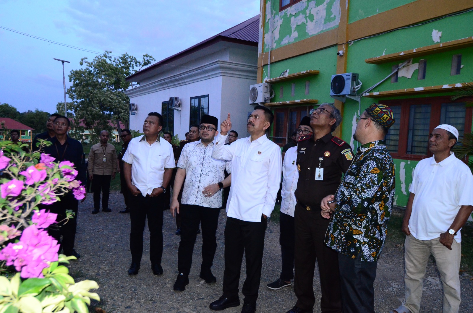 Plt. Wakil Jaksa Agung Kunjungi  Pesantren Darul Quran Aceh