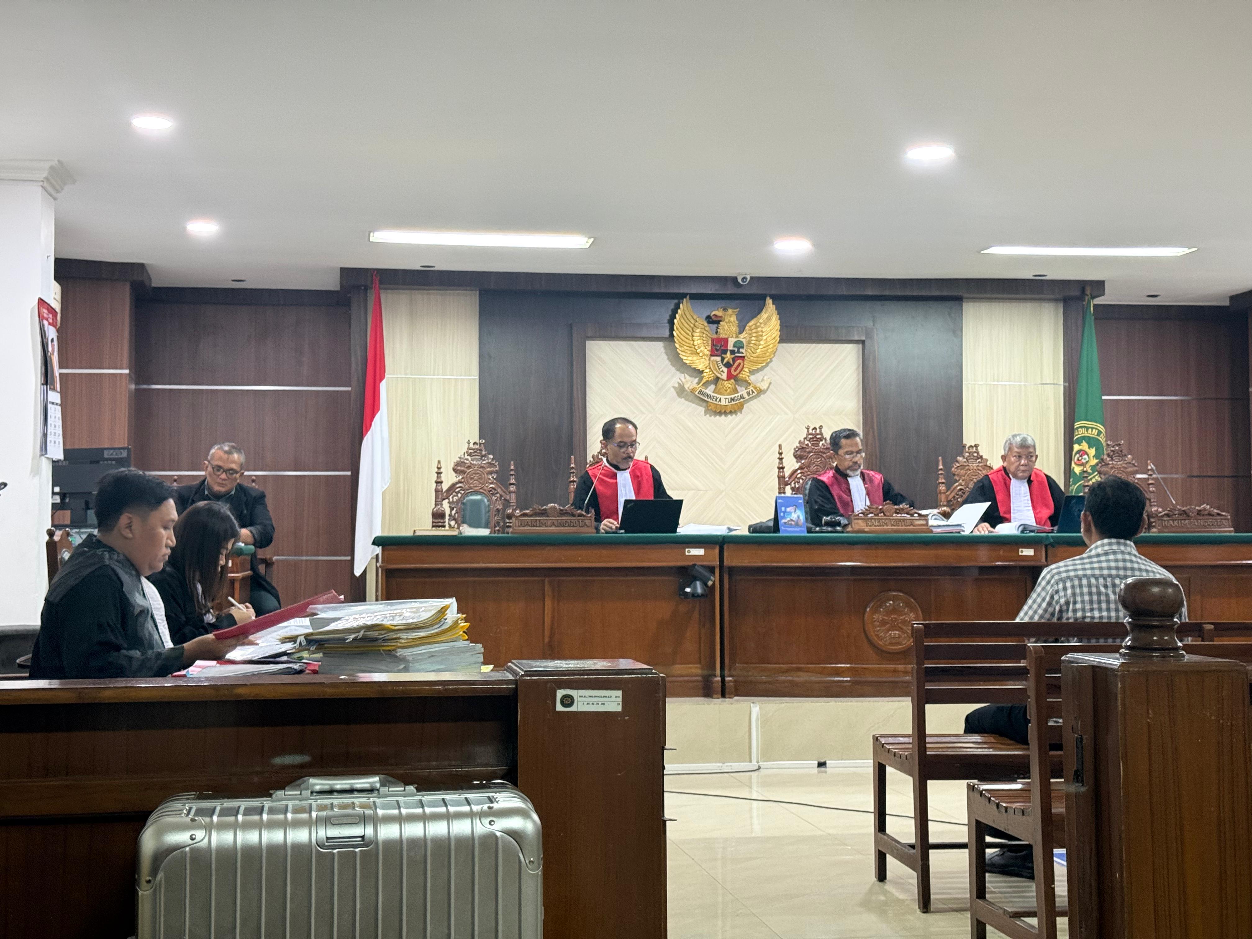 Sidang Tindak Pidana Khusus dengan Agenda Sidang A de charge yang di ajukan dari pihak Terdakwa Perkara Dugaan Tindak Pidana Korupsi