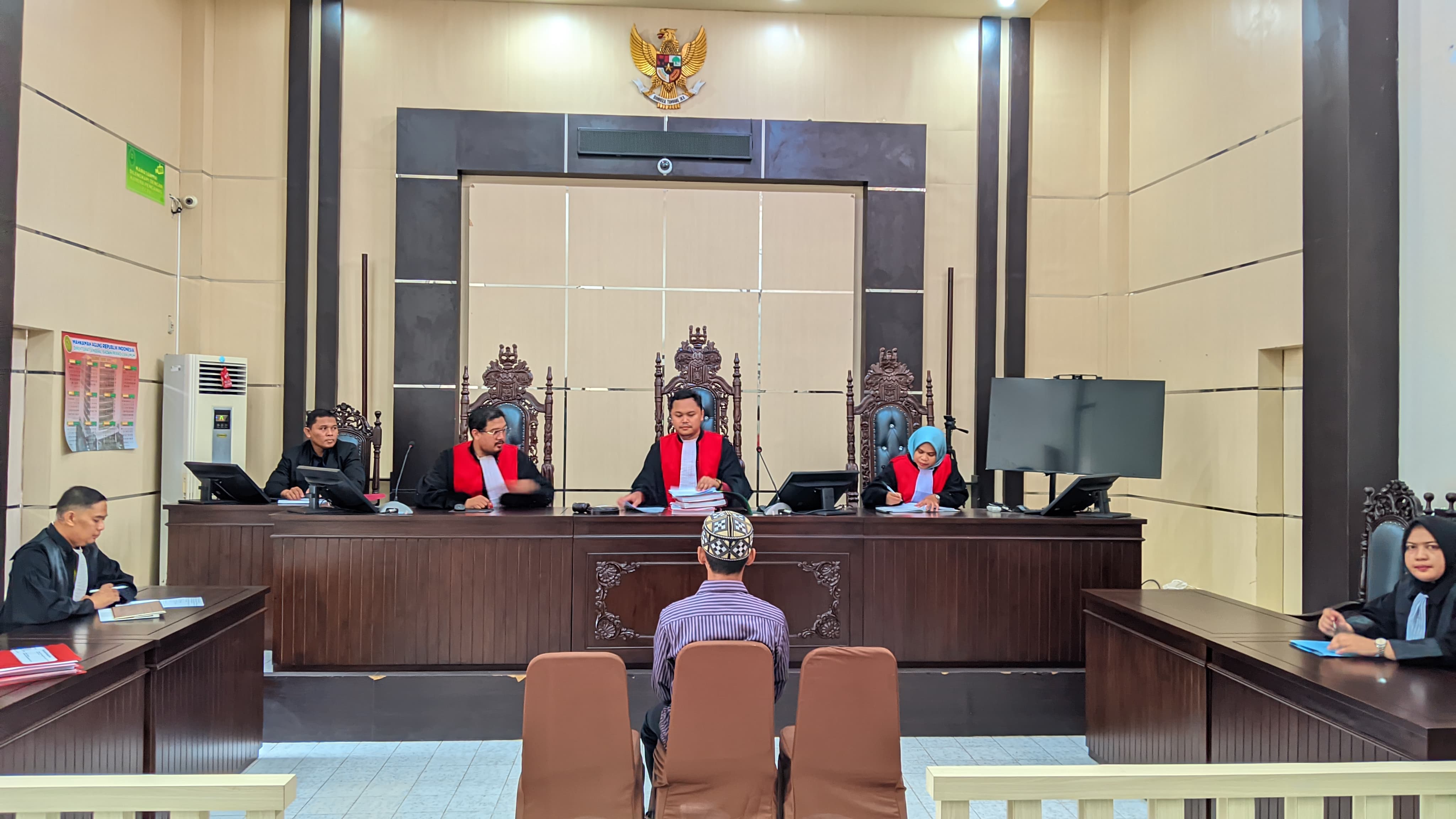 Sidang Pidana Umum Agenda Sidang Pembelaan Terdakwa Tindak Pidana Persetubuhan Terhadap Anak