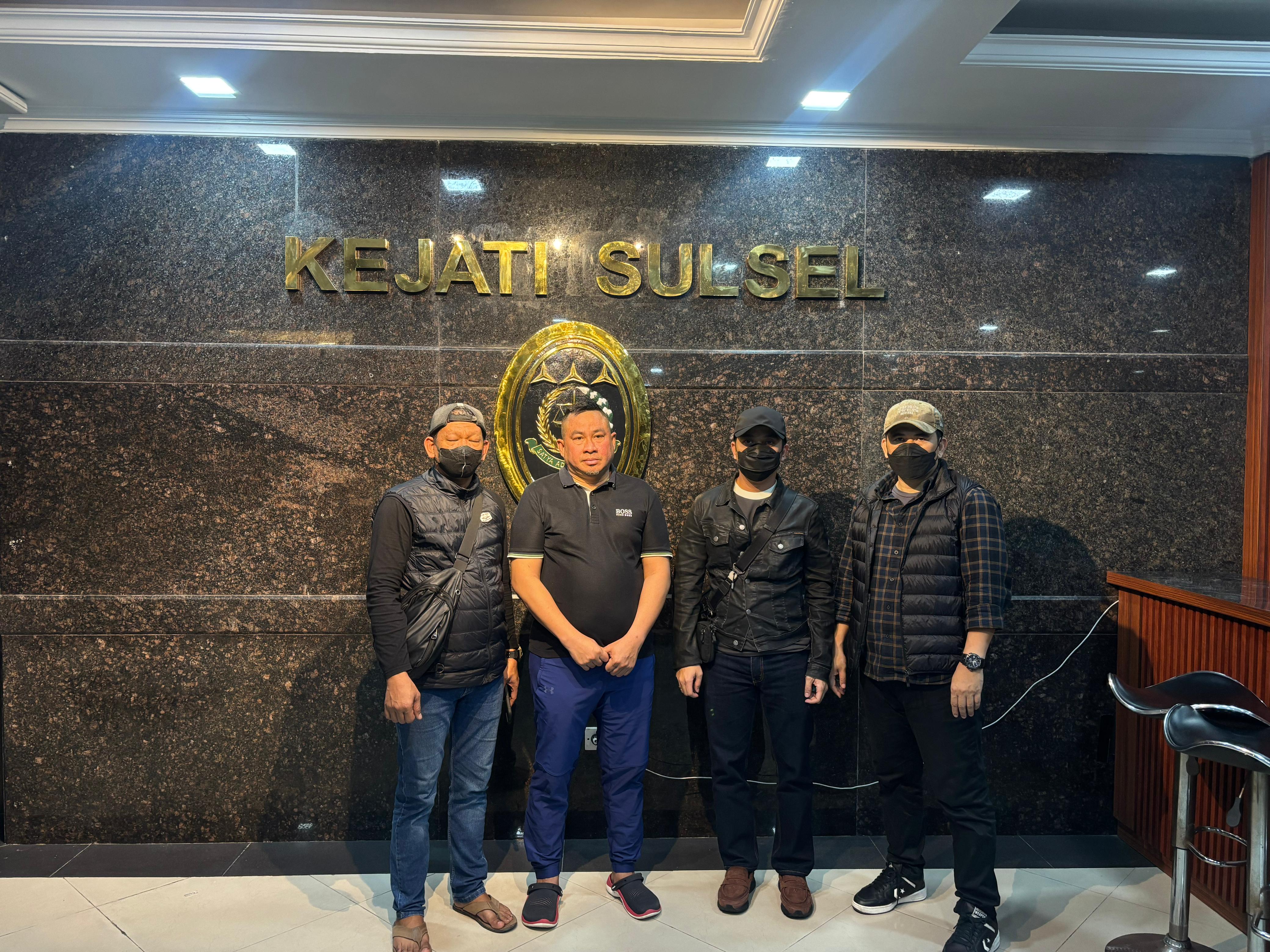 Tim Tabur Kejati Sulsel bersama Tim AMC Kejagung dan Pidsus Kejari Nabire Tangkap Direktur PT Planet Beckam An. Muh Nasri, Narapidana Tindak Pidana Korupsi Pembangunan Bendung