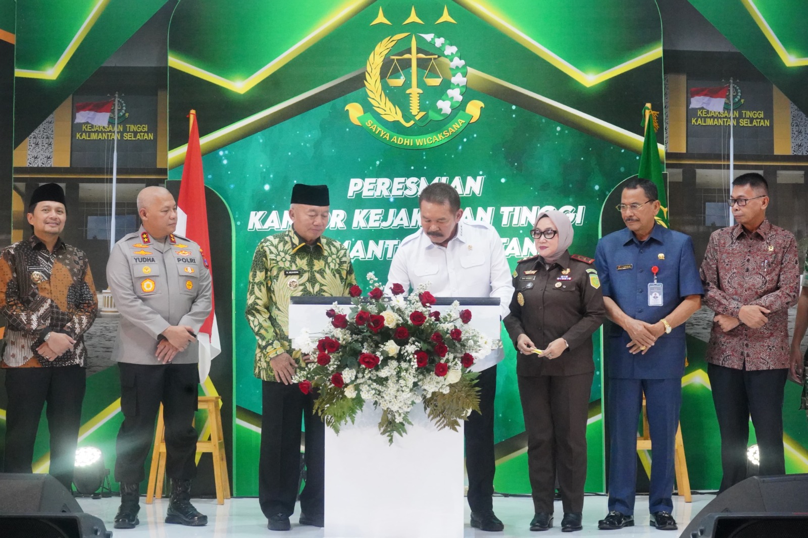 Jaksa Agung Resmikan Gedung Baru  Kejaksaan Tinggi Kalimantan Selatan  Representasi Penegakan Hukum Tanpa Pandang Bulu