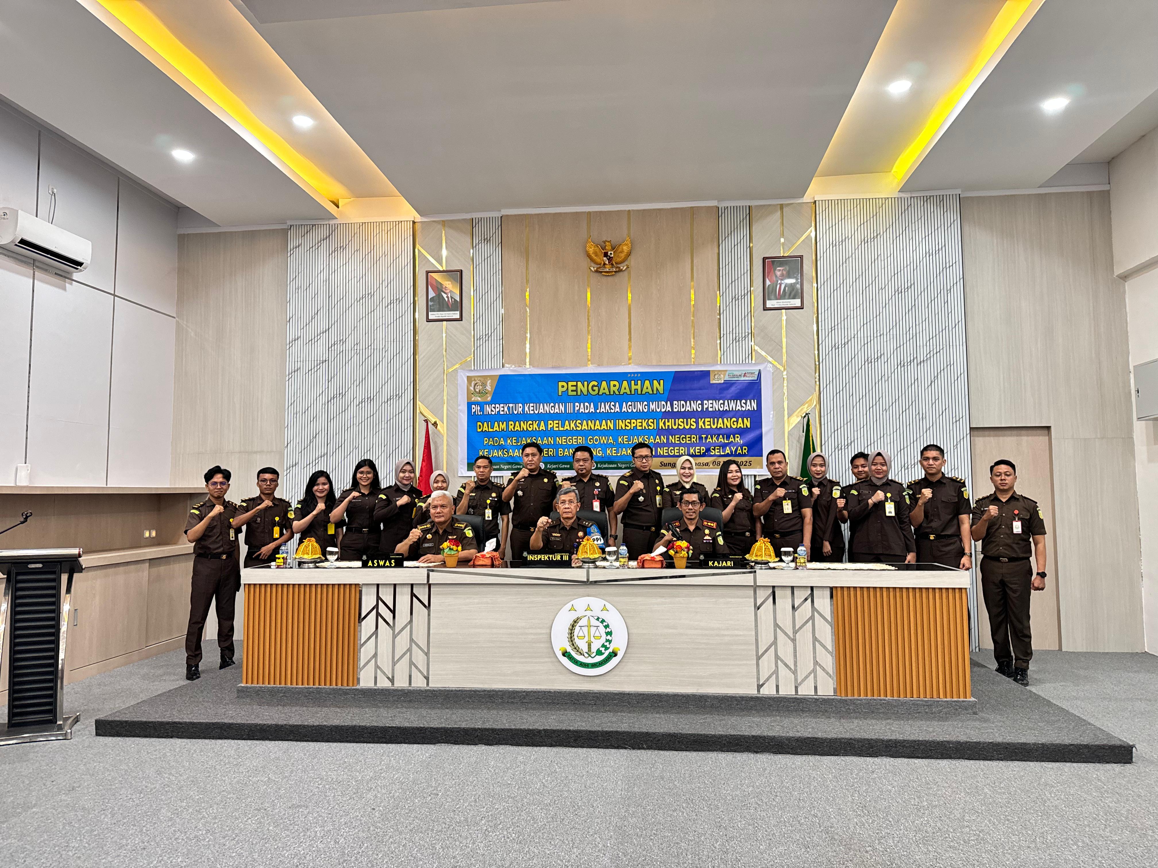 Plt. Inspektur Keuangan III Pada Jaksa Agung Bidang Pengawasan Dalam Rangka Pelaksanaan Inspeksi Khusus Keuangan Pada Kejaksaan Negeri Kepulauan Selayar