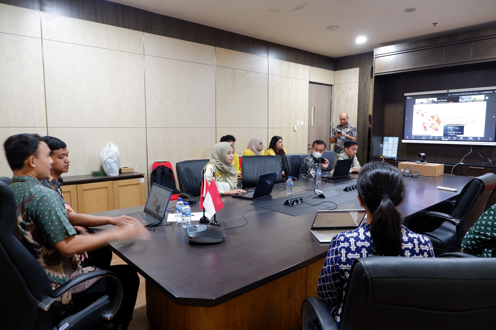 Biro Hukum dan Hubungan Luar Negeri  Gelar Program Bahasa Mandarin
