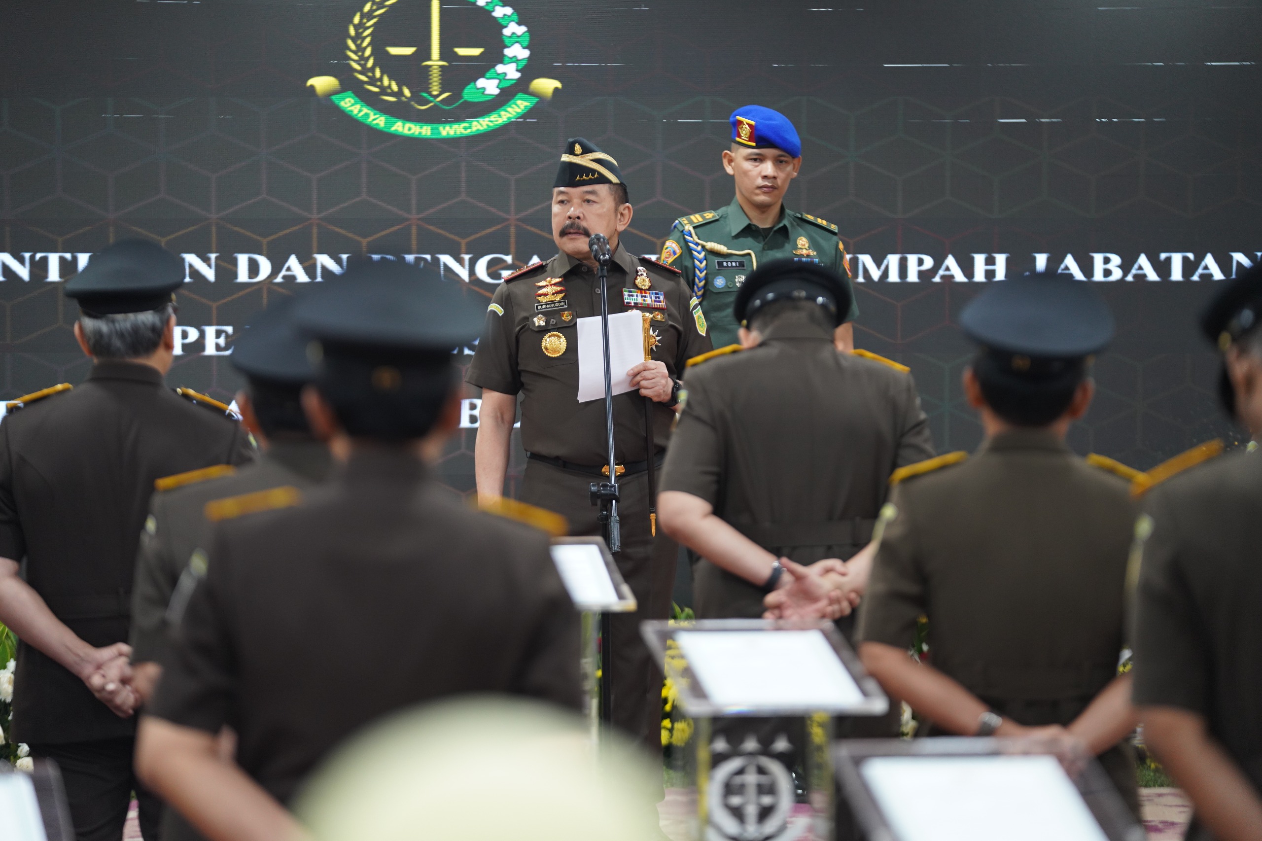 Jaksa Agung RI Lantik Kepala Kejaksaan Tinggi dan Pejabat Eselon II  di Lingkungan Kejaksaan Agung