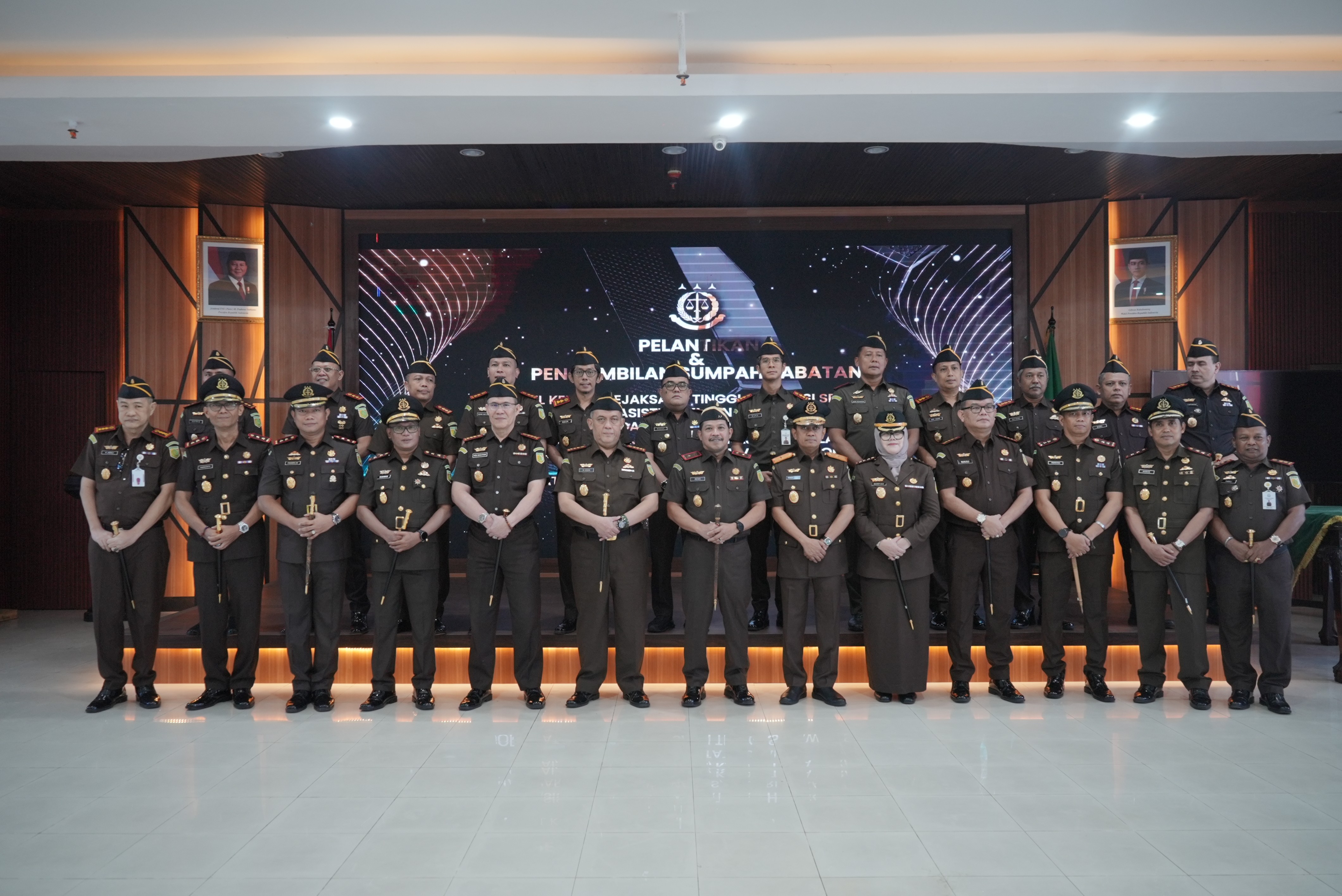 Pelantikan dan Pengambilan Sumpah Jabatan Wakil Kepala Kejaksaan Tinggi Sulawesi Selatan, para Asisten di lingkungan Kejati Sulsel, serta Kepala Kejaksaan Negeri dan Koordinator di wilayah hukum Kejati Sulsel