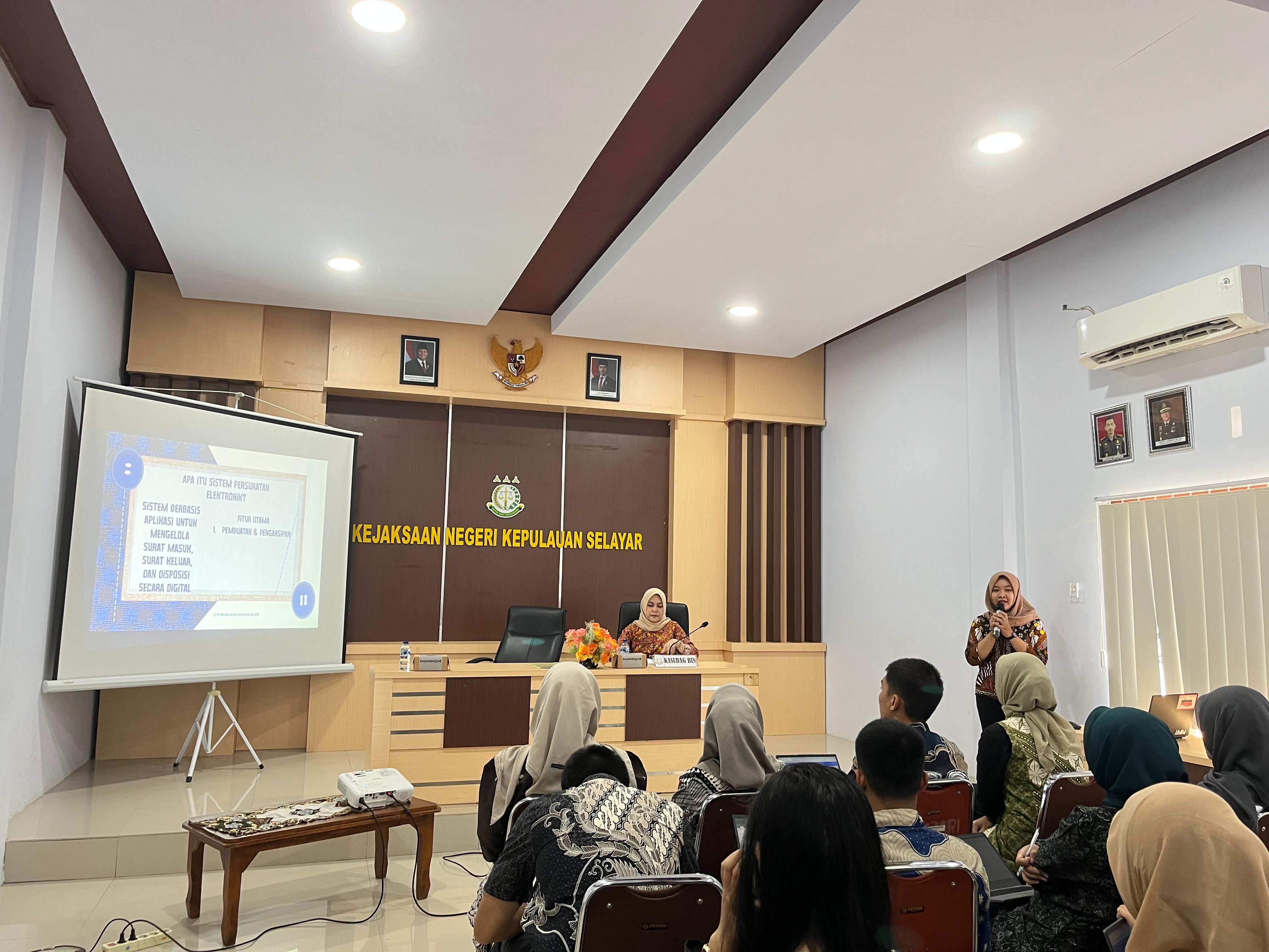 Sosialisasi Penggunaaan Aplikasi MySimkari,  Sipede dan Pedoman Tata Naskah Dinas Nomor 8 Tahun 2019