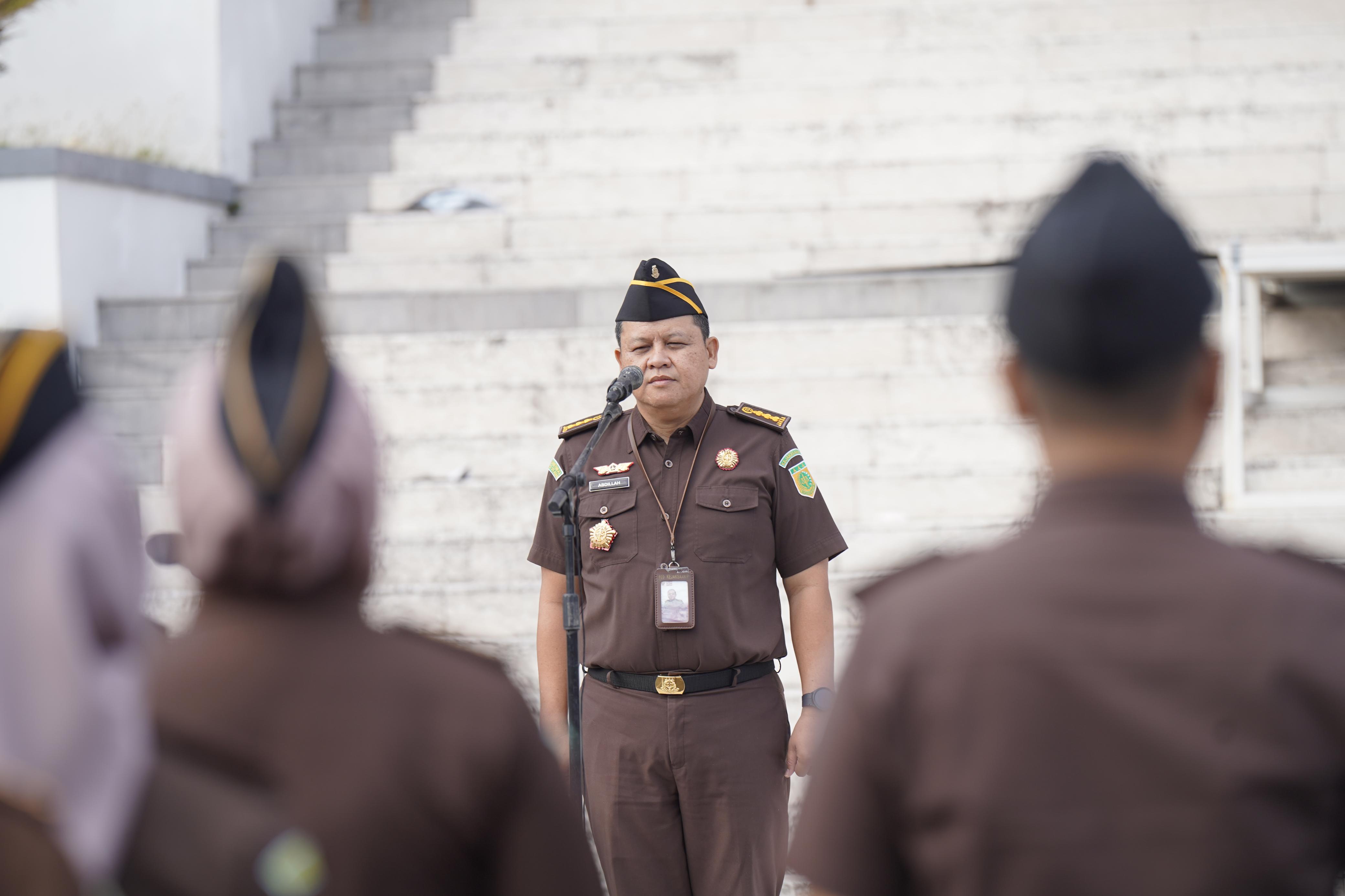 Asisten Pembinaan Abdillah Tekankan Pentingnya Integritas ASN Kejati Sulsel dalam Apel Pagi  Senin 28 Juli