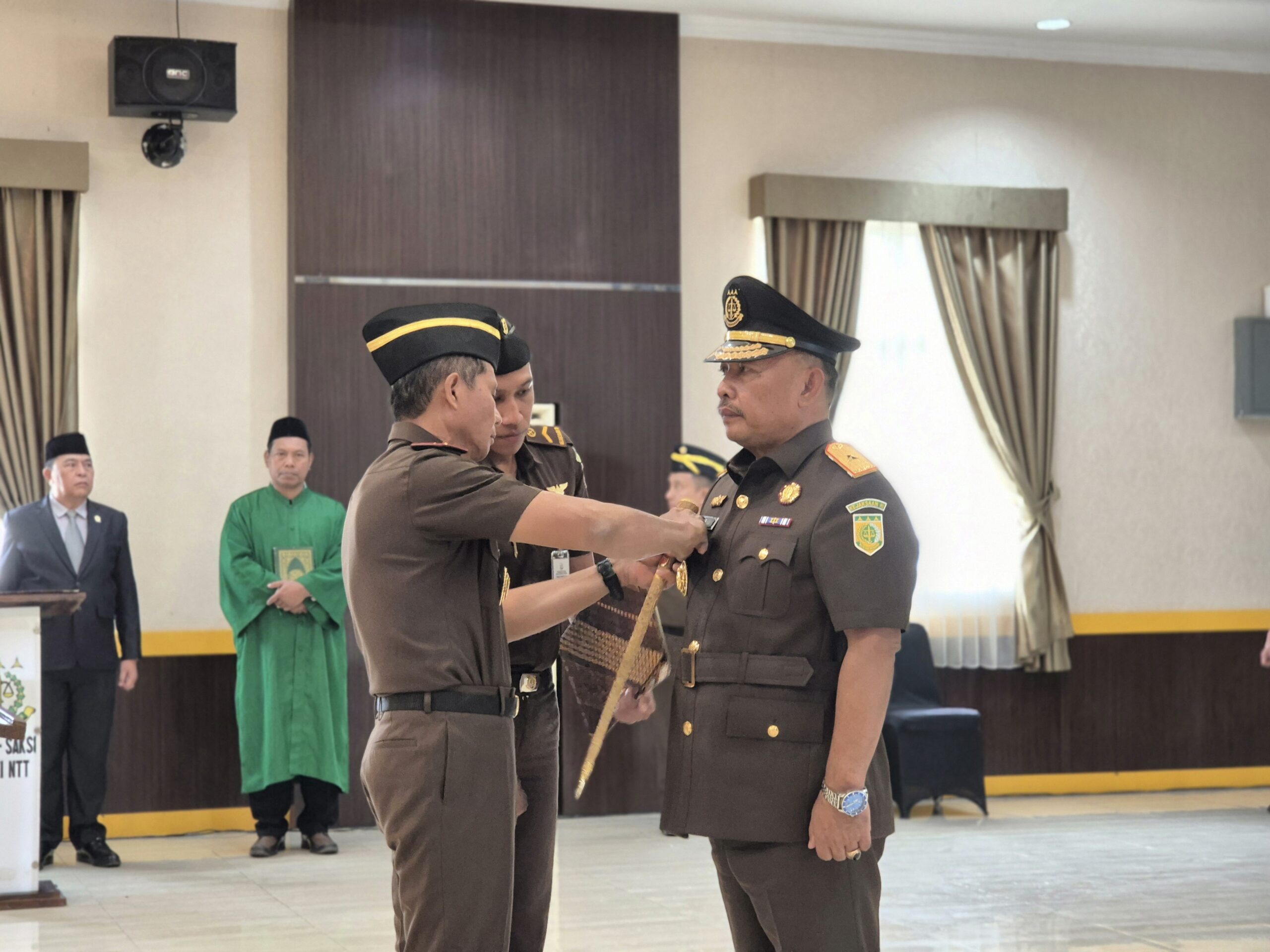 Panggung Baru Flobamora: Prihatin, S.H. Resmi Jabat Wakil Kepala Kejati NTT, Siap Kawal Transformasi Penegakan Hukum