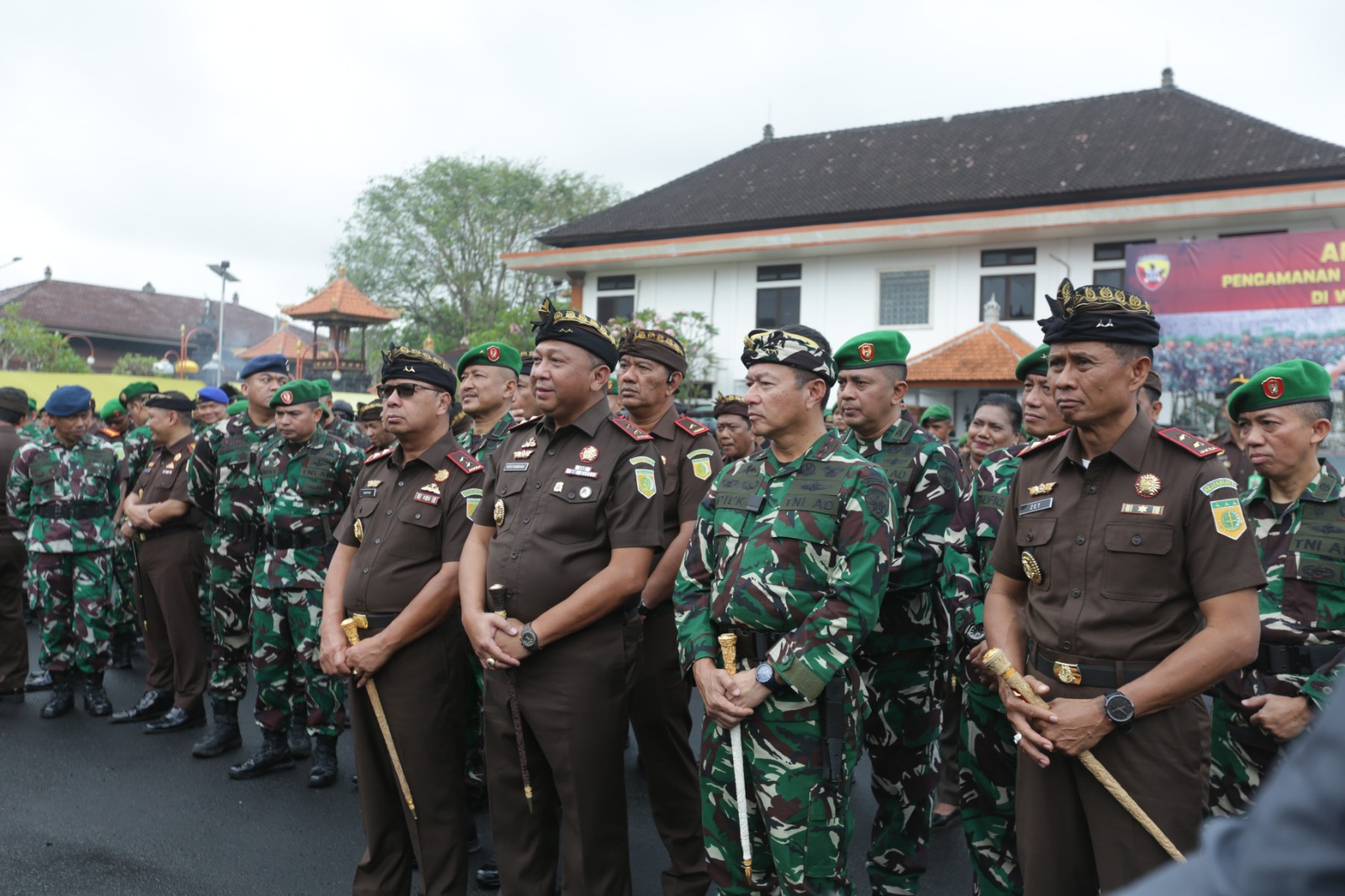 Apel Gelar Pasukan dan Penandatanganan Kerja Sama TNI-Kejaksaan se-Wilayah Bali Nusra Dukung Pengamanan Institusi Penegak Hukum