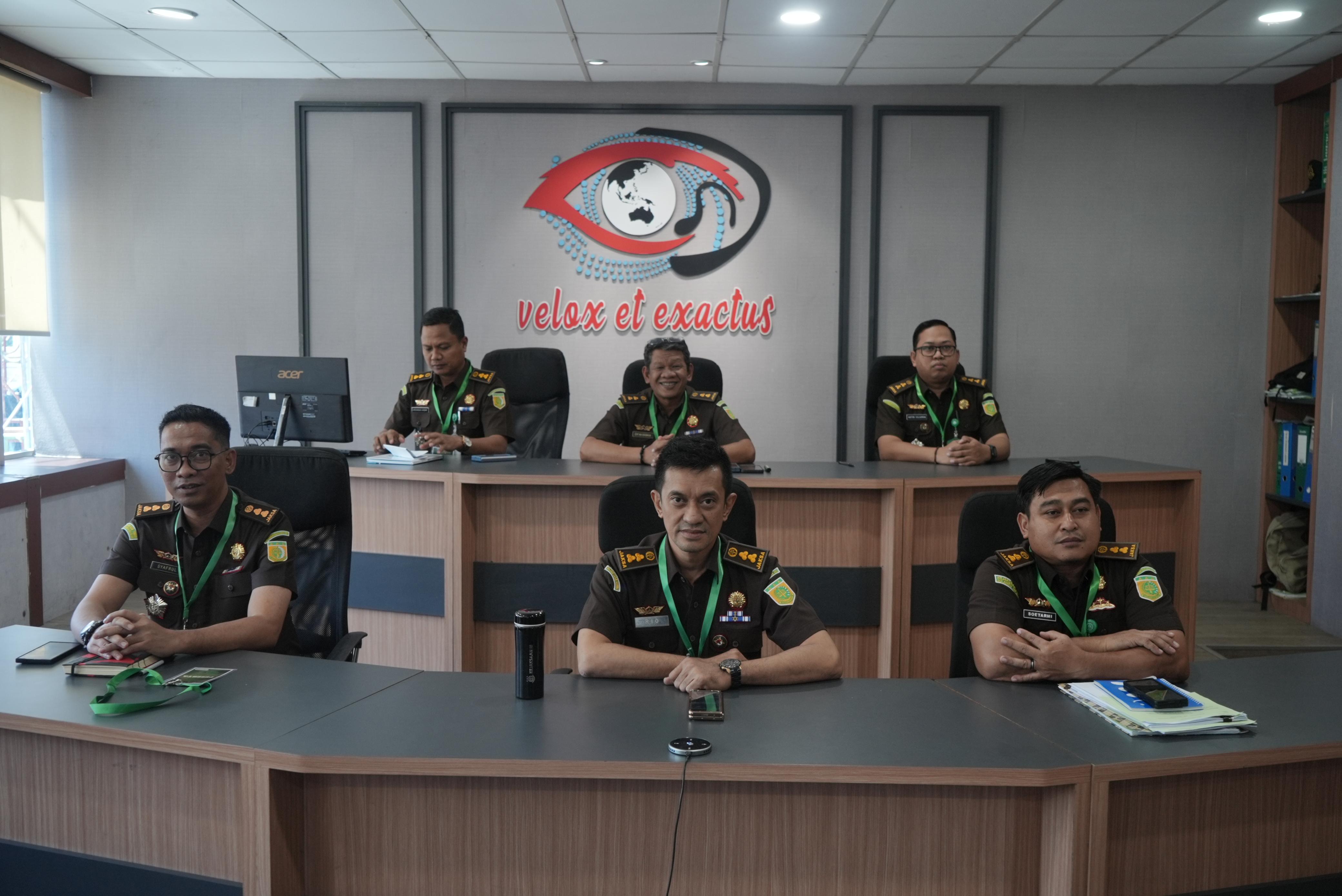 Kejati Sulsel Ikuti Rapat Evaluasi Kinerja Semester I Masing-masing BidangBadan, Jaksa Agung Dorong Peningkatan Mutu dan Integritas