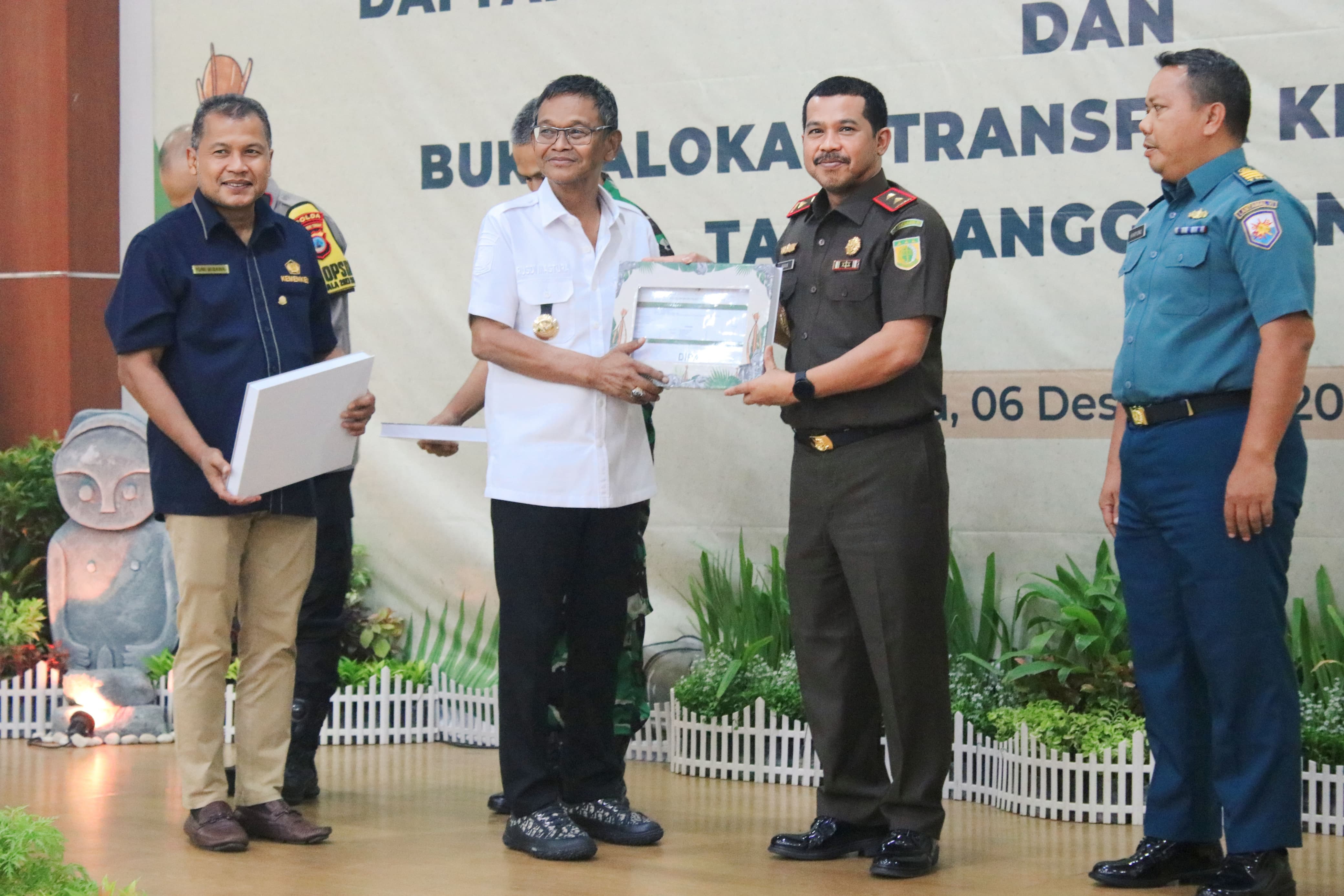 KAJATI SULTENG MENGHADIRI PENYERAHAN DIPA TA 2024