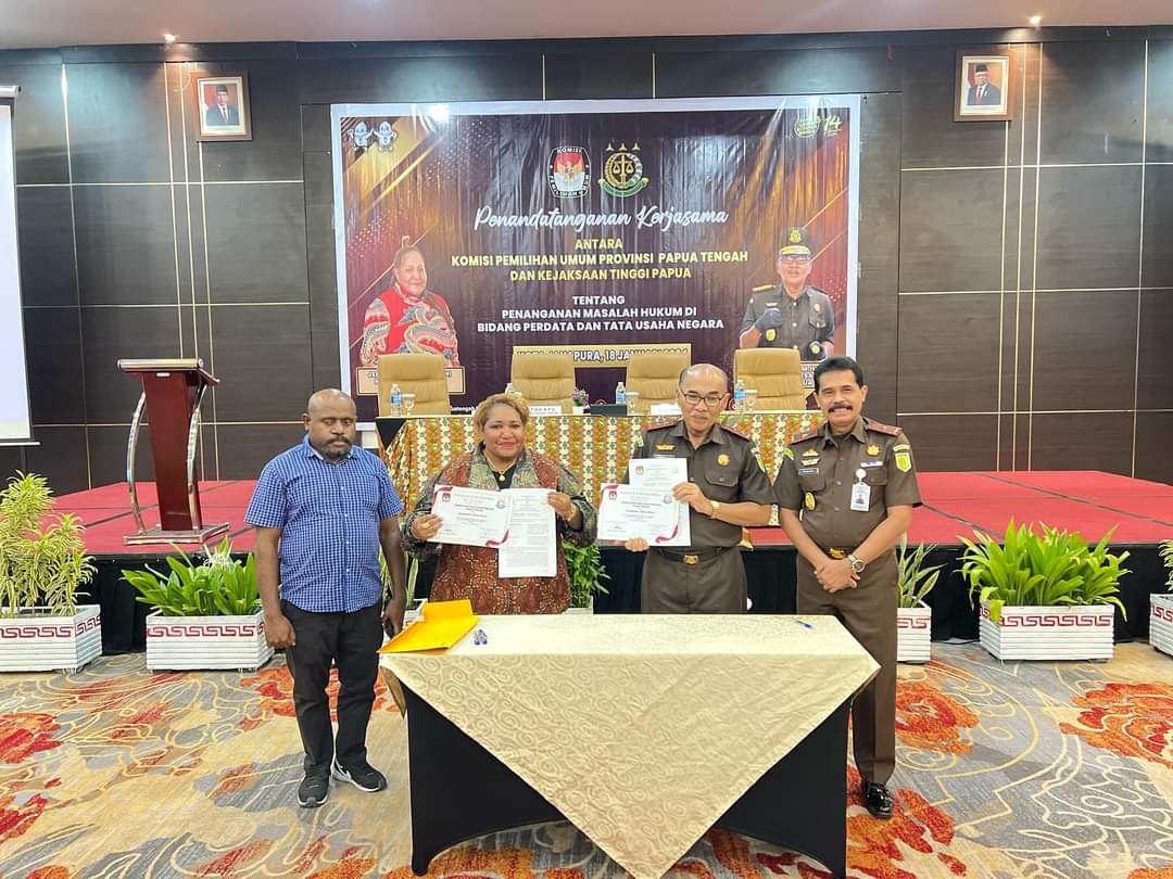Penandatangan Kerjasama Antara KPU Provinsi Papua Tengah dan Kejaksaan Tinggi Papua