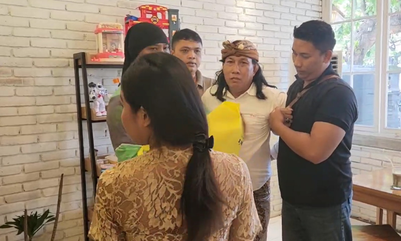 Kejati Bali Melakukan Operasi Tangkap Tangan Oknum Bendesa Adat