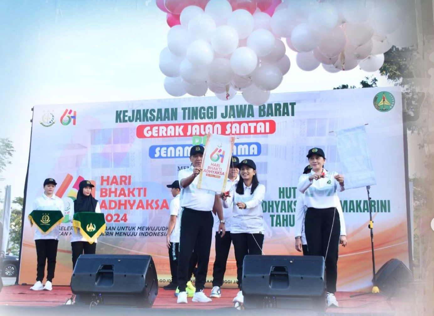 Kejati Jabar Gerak jalan santai dan Senam bersama