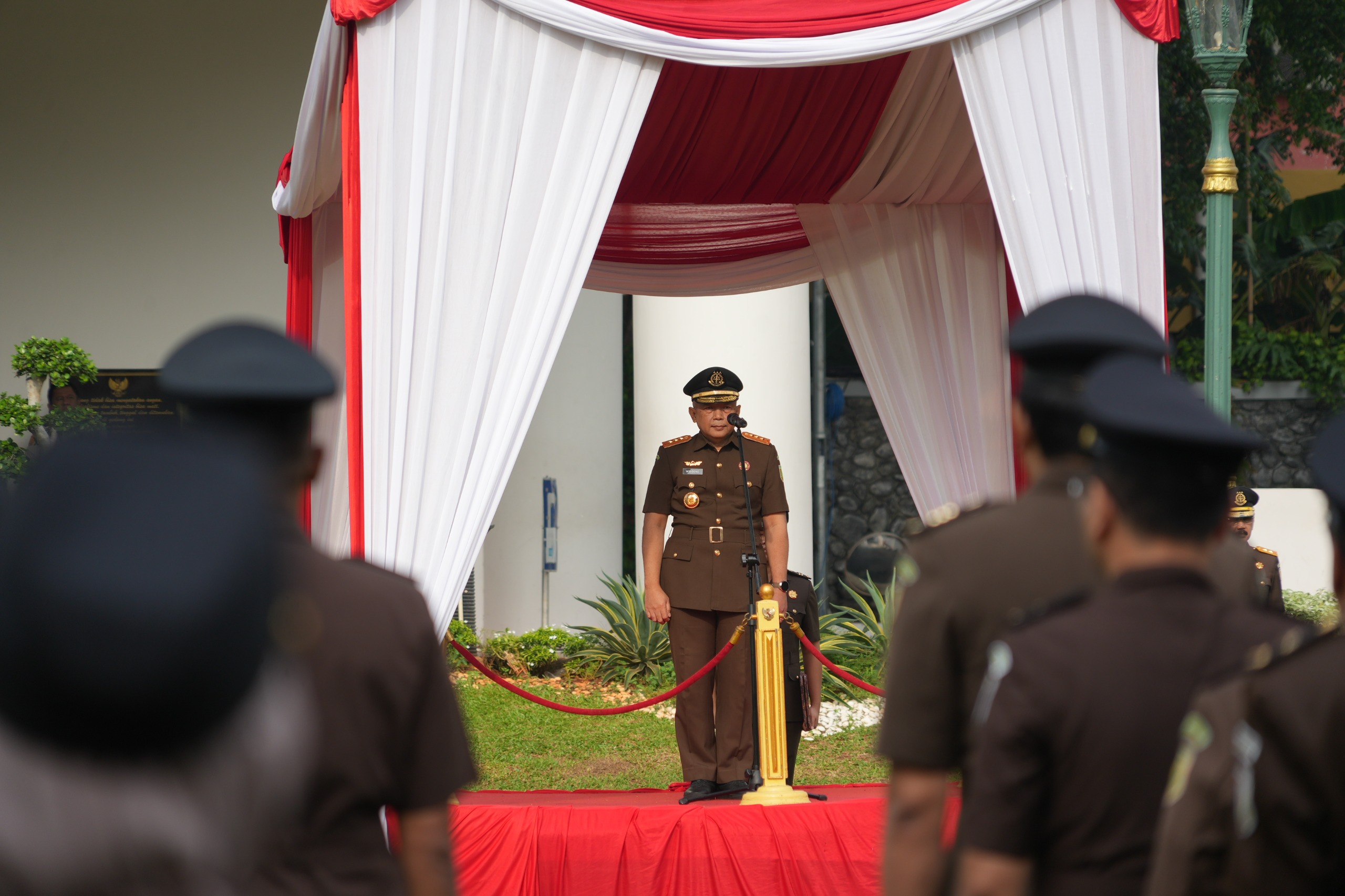 Wakil Jaksa Agung Feri Wibisono Pimpin Upacara Peringatan Hari Pahlawan 10 November 2024 Bertemakan “Teladani Pahlawanmu, Cintai Negerimu”