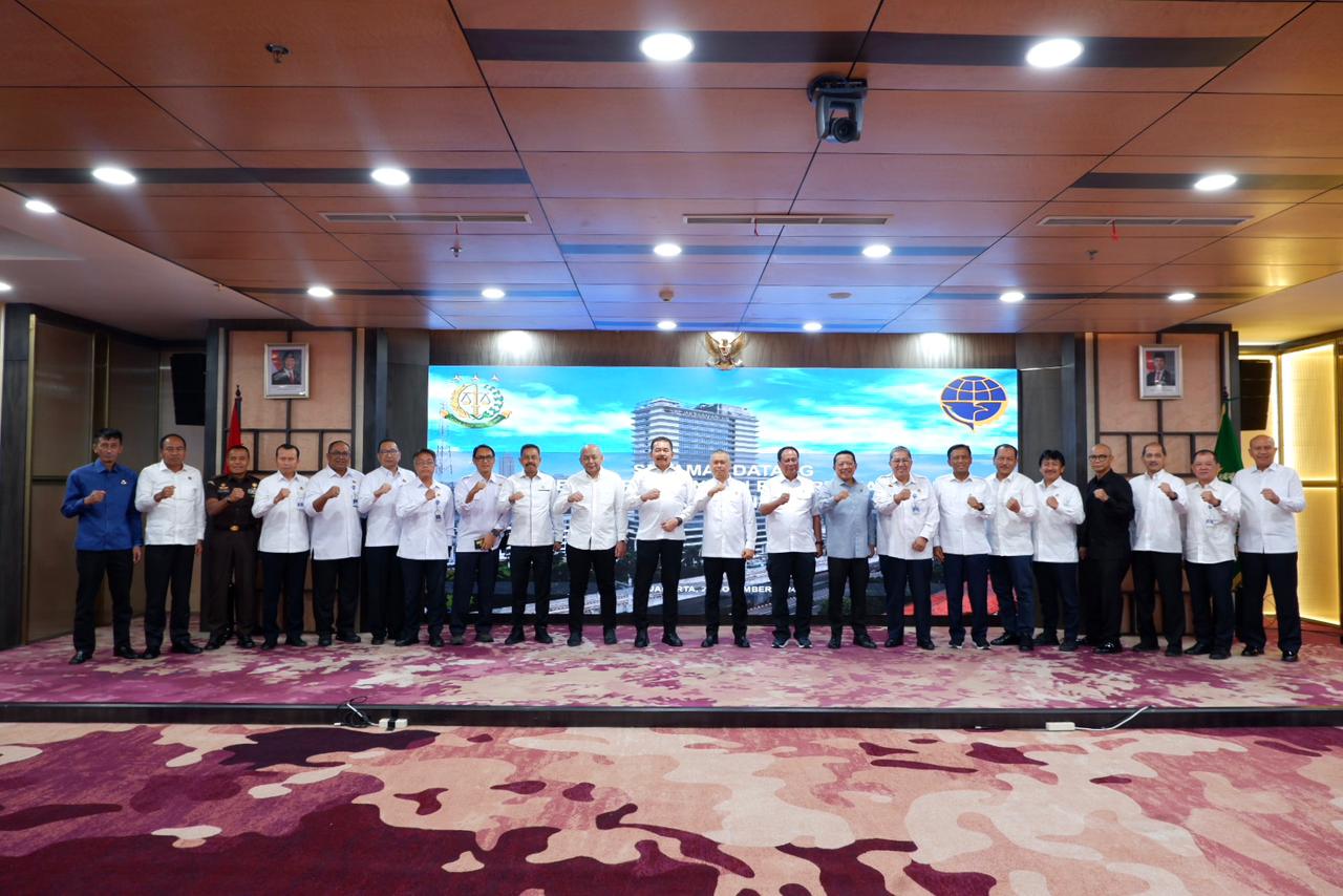 Jaksa Agung Terima Kunjungan Menteri Perhubungan RI Bahas Kerja Sama Strategis