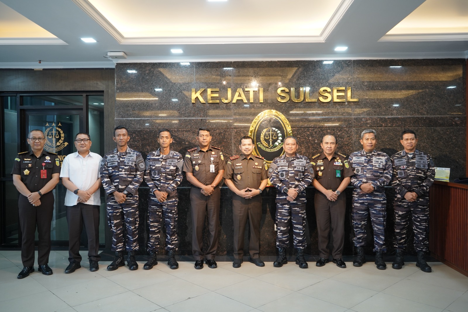 KAJATI SULSEL AGUS SALIM SAMBUT HANGAT SILATURAHMI DANLANTAMAL VI BRIGJEN TNI WAHYUDI