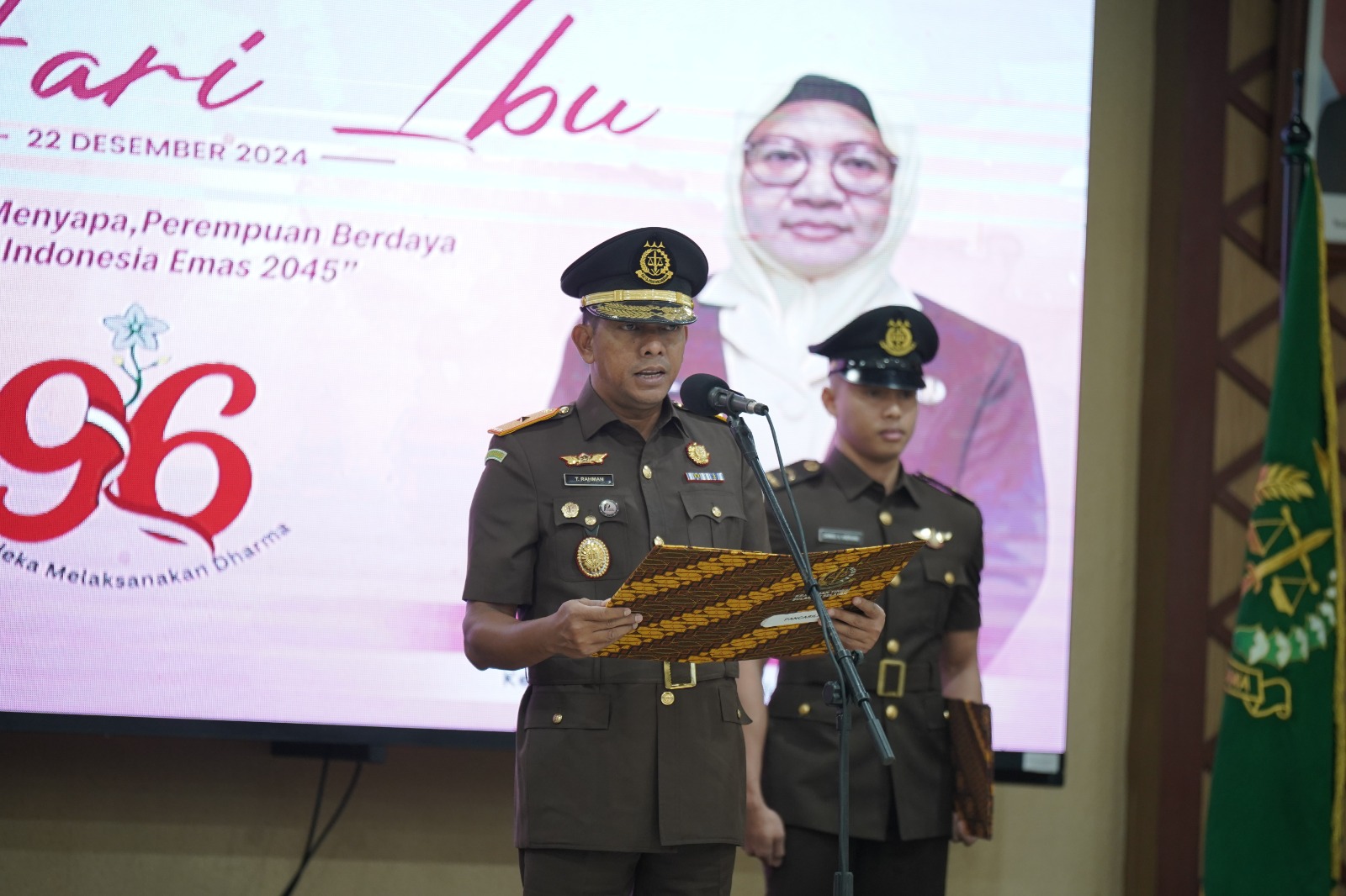 PERINGATAN HARI IBU KE-96 TAHUN, WAKAJATI SULSEL TEUKU RAHMAN: PEREMPUAN PUNYA PERAN MULIA MEMBANGUN FONDASI BANGSA