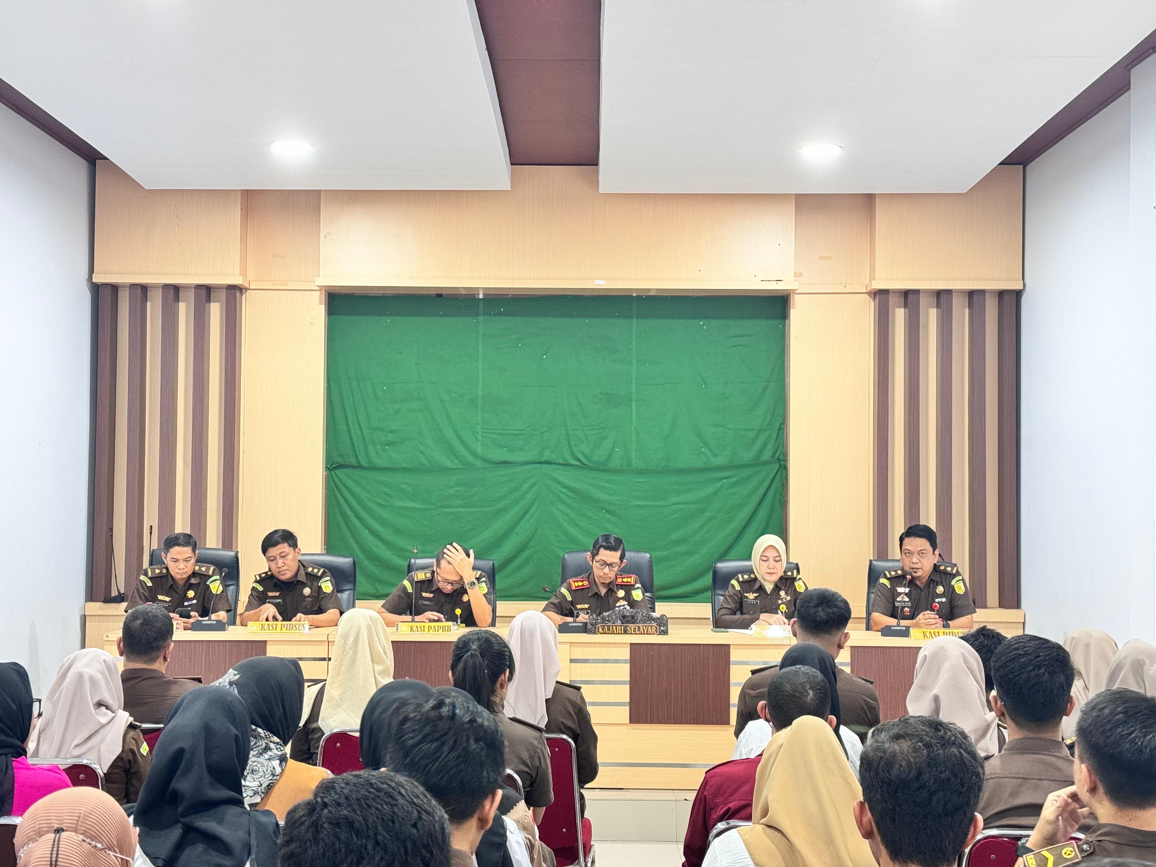 Rapat Staf Evaluasi Kinerja dan Anggaran Rastaf EKA