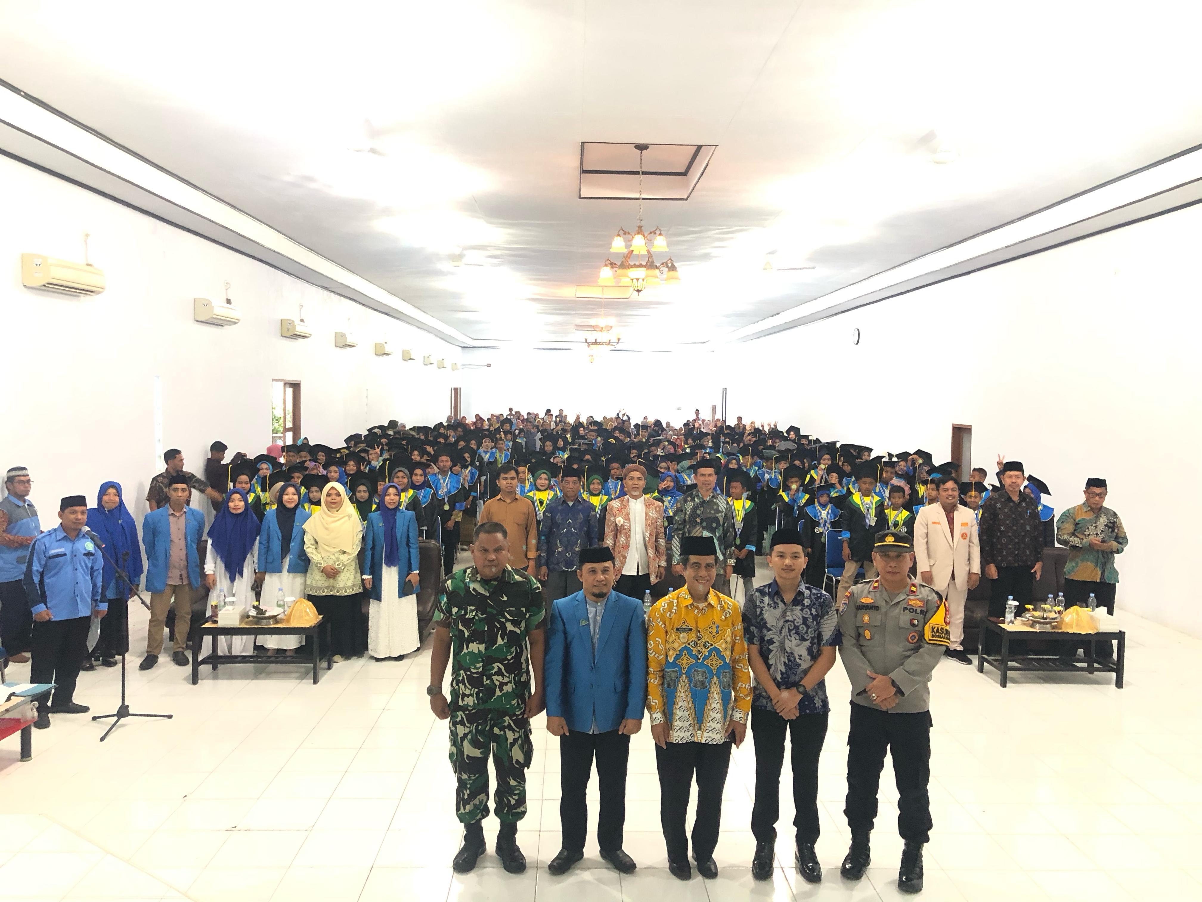 Wisuda Santri Tahun 2025 Angkatan XII Kepulauan Selayar