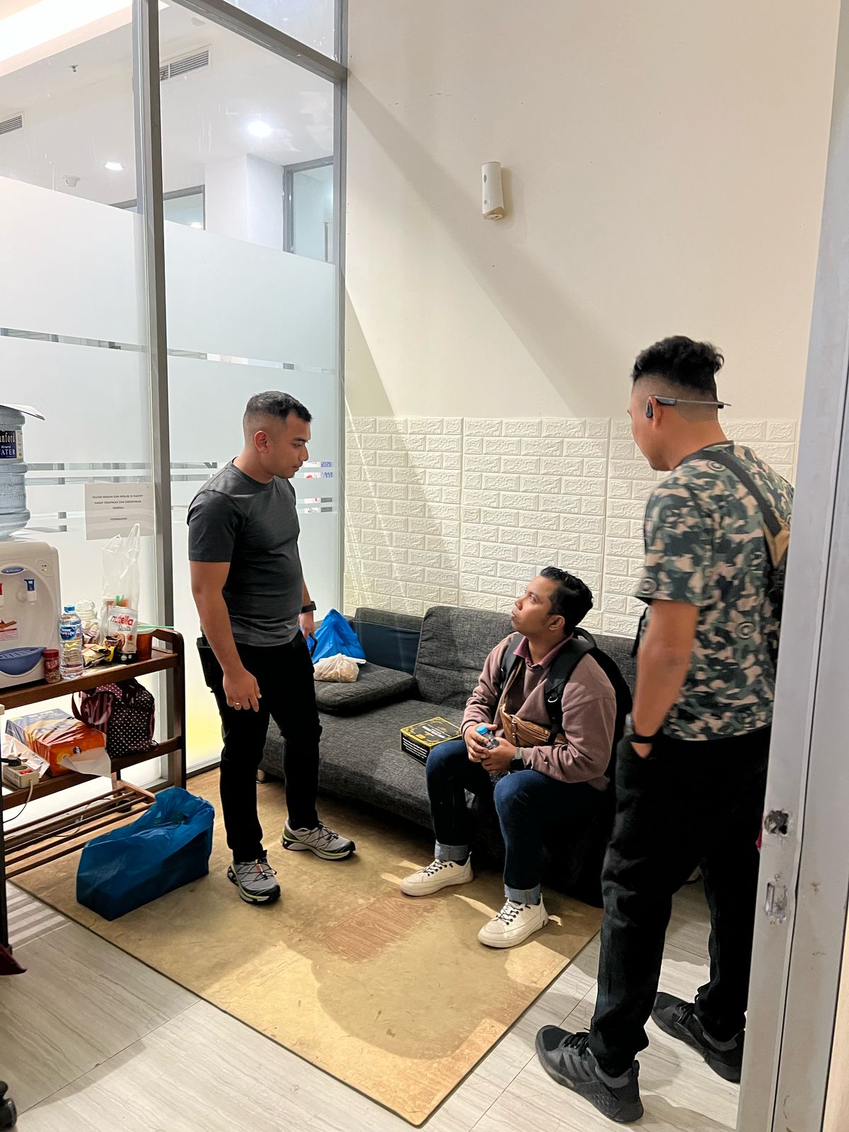 Tim SIRI Kejaksaan Agung Amankan DPO I Wayan Depa Yogiana Terkait Perkara Penggelapan