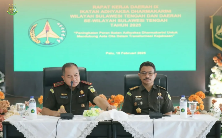 KAJATI SULTENG BAMBANG HARIYANTO MENGHADIRI RAPAT KERJA DAERAH IAD WILAYAH SULAWESI TENGAH 2025