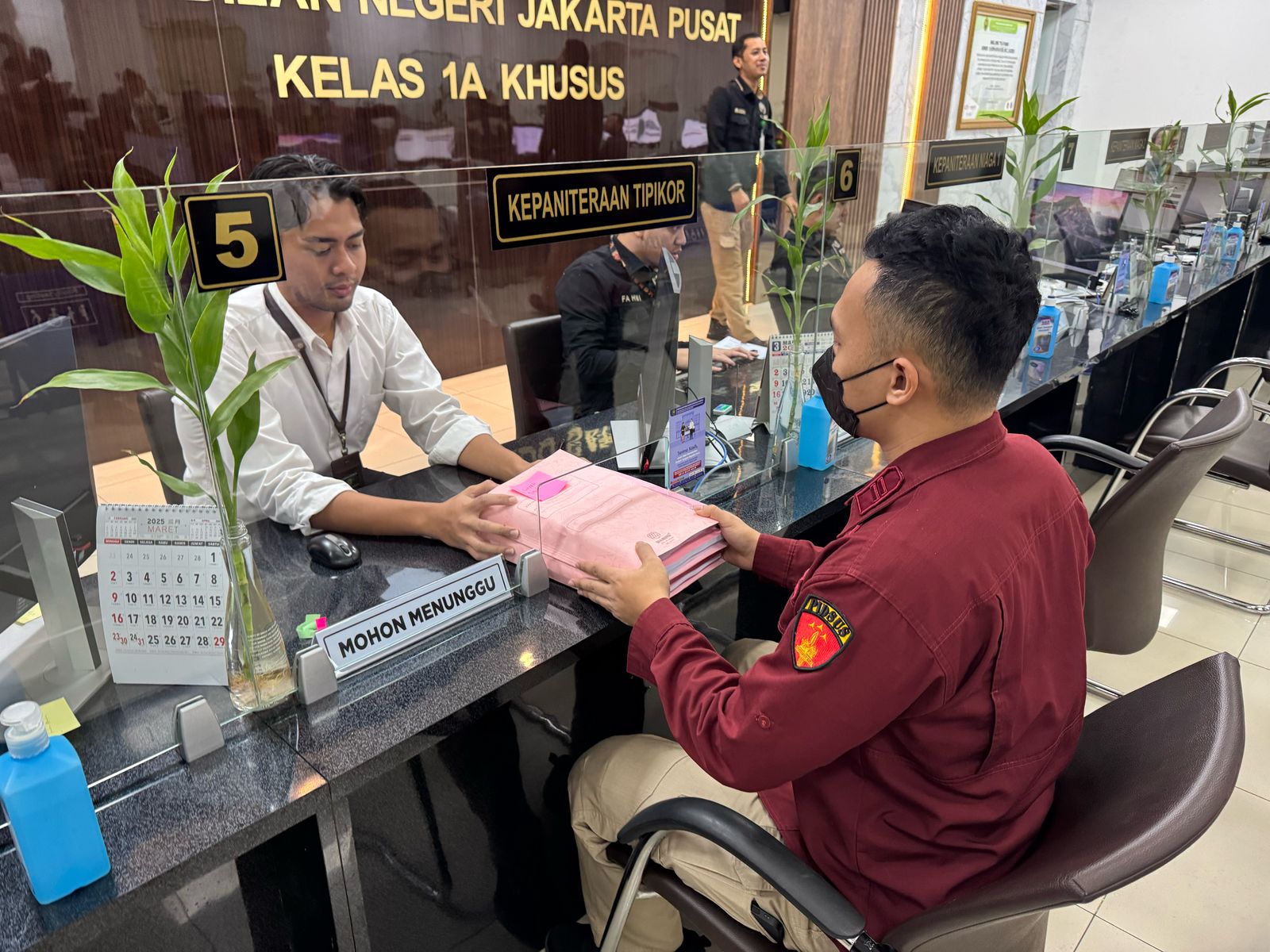 Penuntut Umum Melimpahkan Berkas Perkara 2 Terdakwa Importasi Gula di Kementerian Perdagangan Tahun 2015-2016