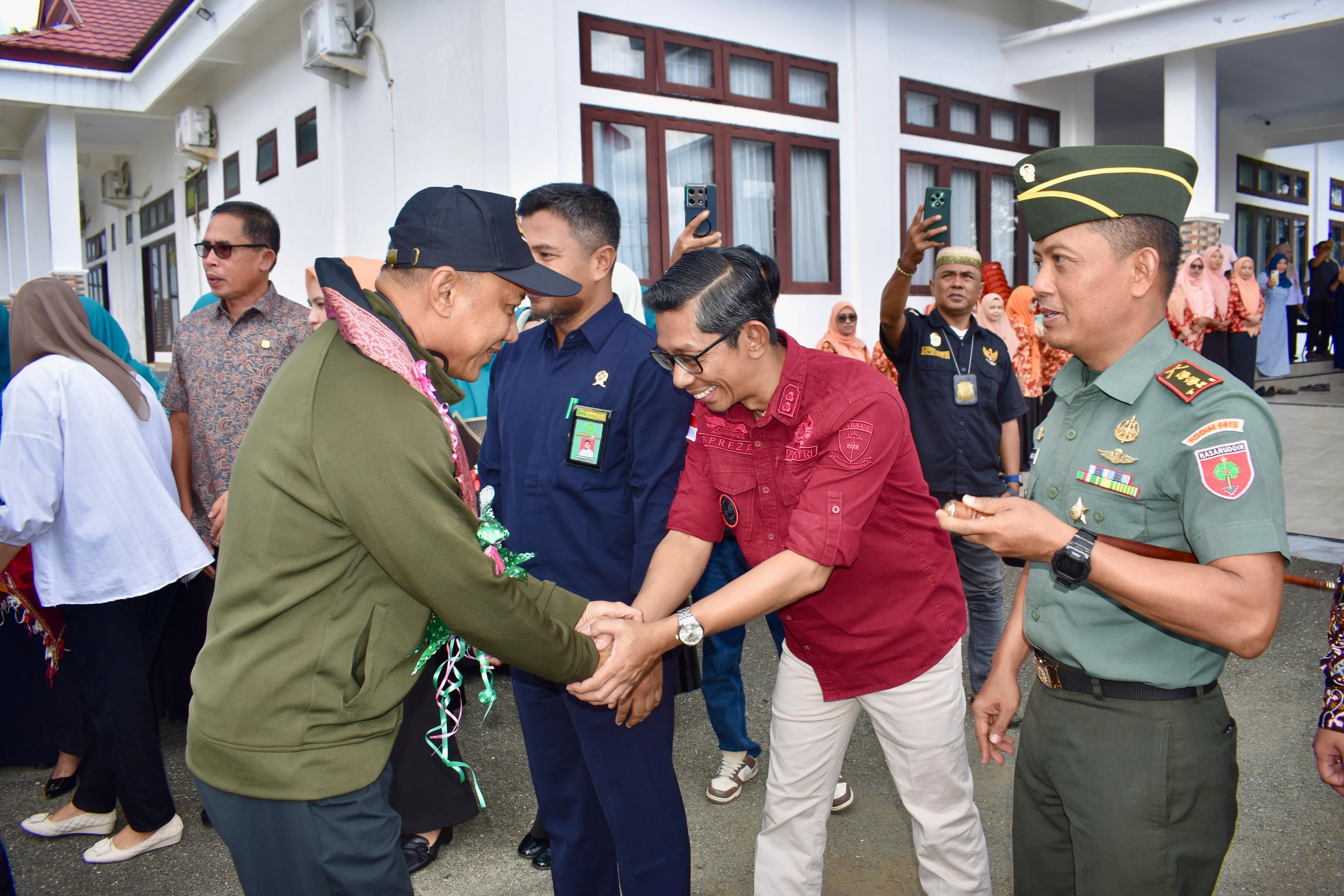 Penyambutan Bupati Dan Wakil Bupati H. Muh. Natsir Ali Dan Drs. H. Muhtar, M.M di Rumah Jabatan Bupati Kabupaten Kepulauan Selayar
