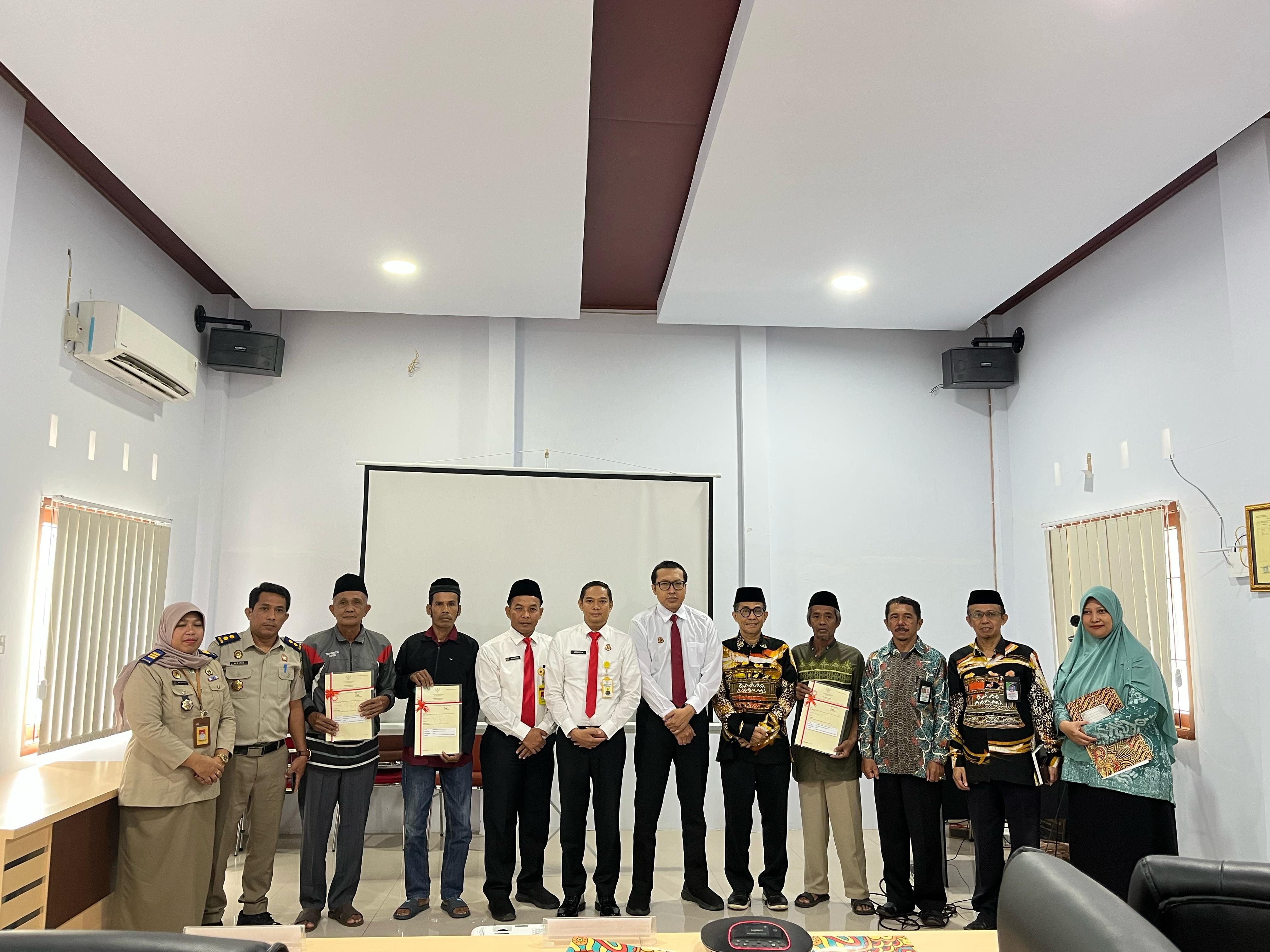 Penandatanganan Nota Kesepahaman tentang Pembentukan Tim Terpadu Percepatan Pensertipikatan Tanah Wakaf di Wilayah Sulawesi Selatan