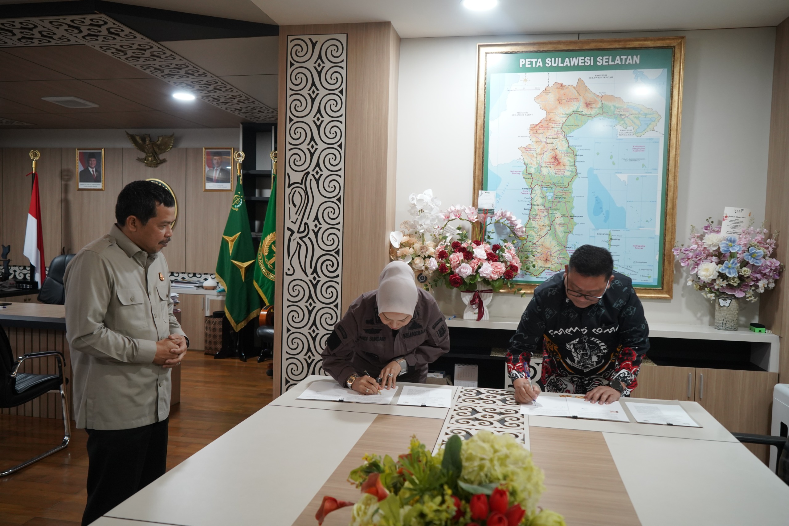 Kejati Sulsel dan Pemprov Sulsel Teken MoU Mal Pelayanan Publik, Permudah Perizinan dan Informasi Hukum ke Masyarakat
