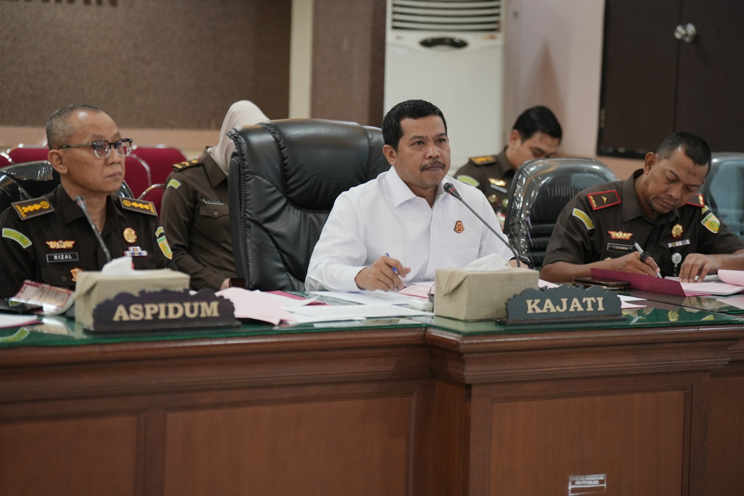 Cumi-cumi Curi Motor Sesama Penjual Ikan di Pelabuhan Paotere Karena Terdesak Kebutuhan Ekonomi, Kajati Sulsel Agus Salim Selesaikan Lewat Keadilan Restoratif