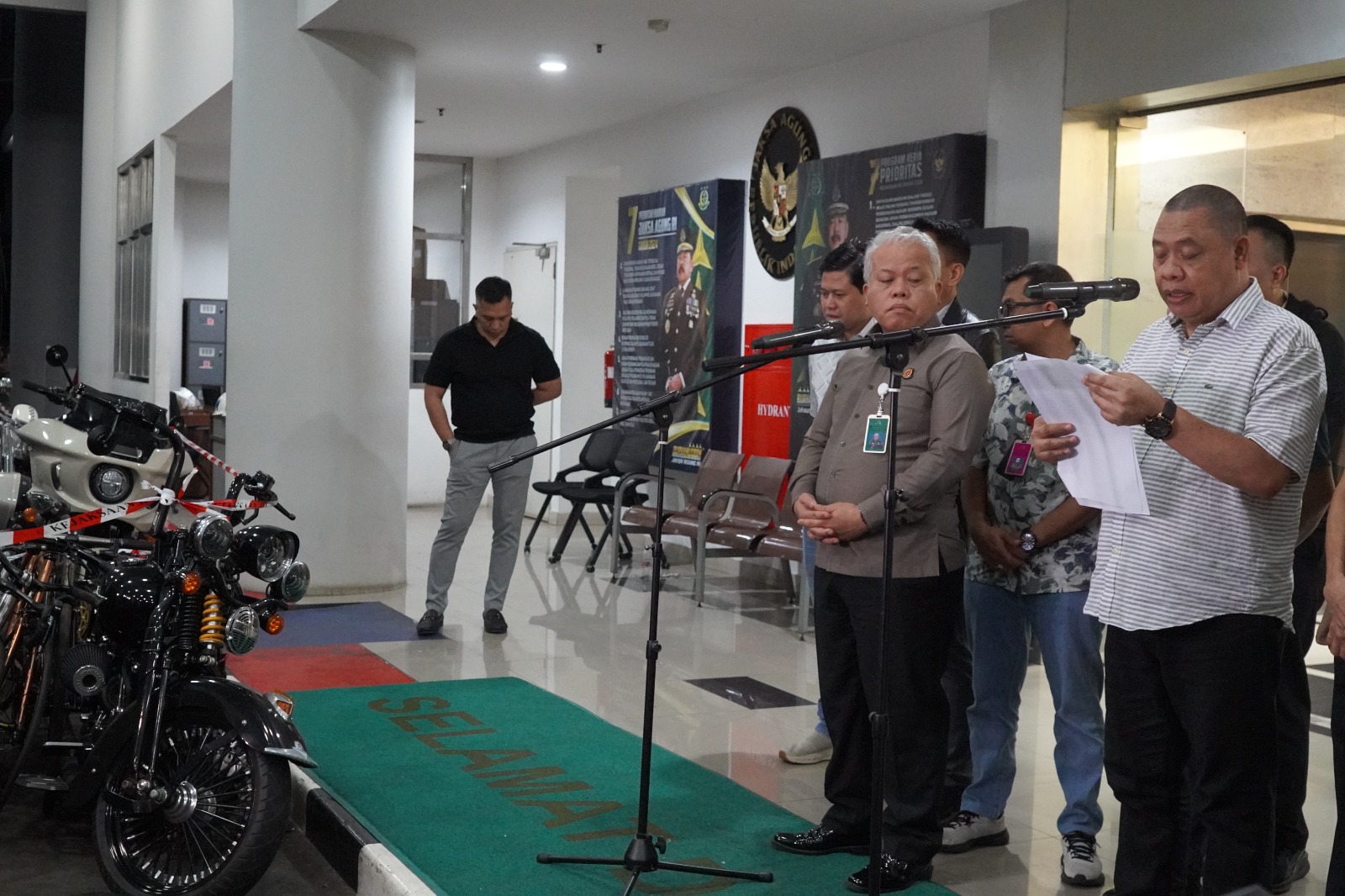 Penahanan Tersangka Baru Dalam Dugaan Korupsi Gratifikasi Terkait Penanganan Perkara Di PN Jakpus