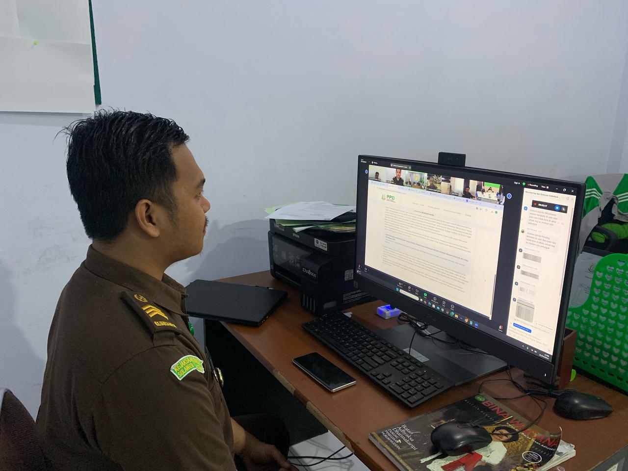 Praktek Monitoring dan Evaluasi Keterbukaan Informasi Publik Tahun 2025 pada Pusat Penerangan Hukum