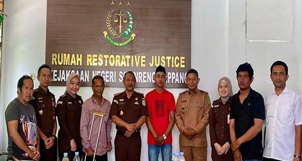 Larappe Parangi Rudi Gara-gara Anaknya Disebut Mata-mata Polisi, Kajati Sulsel Agus Salim Selesaikan Lewat Keadilan Restoratif