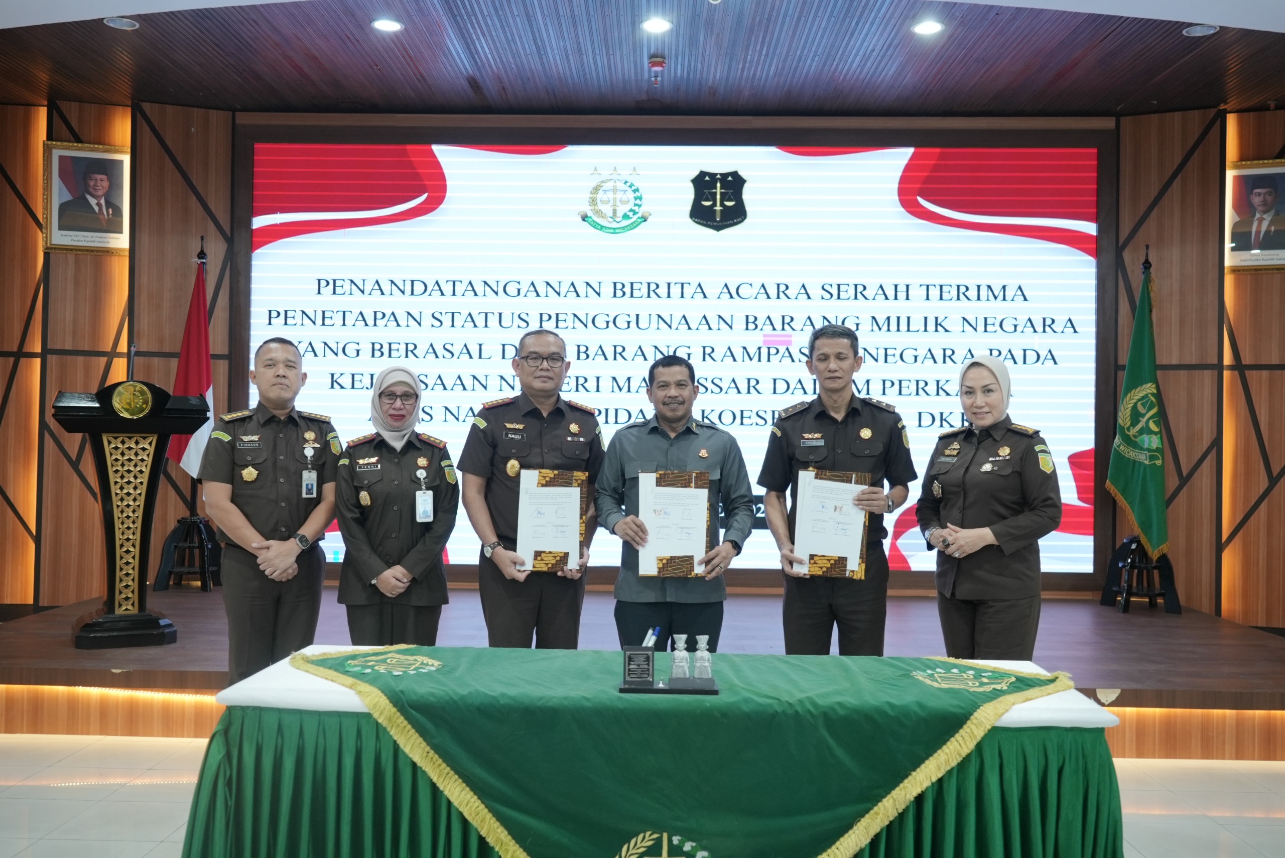 Serah Terima Penetapan Status Penggunaan BMN dari Barang Rampasan Negara Kejari Makassar ke Kejari Takalar