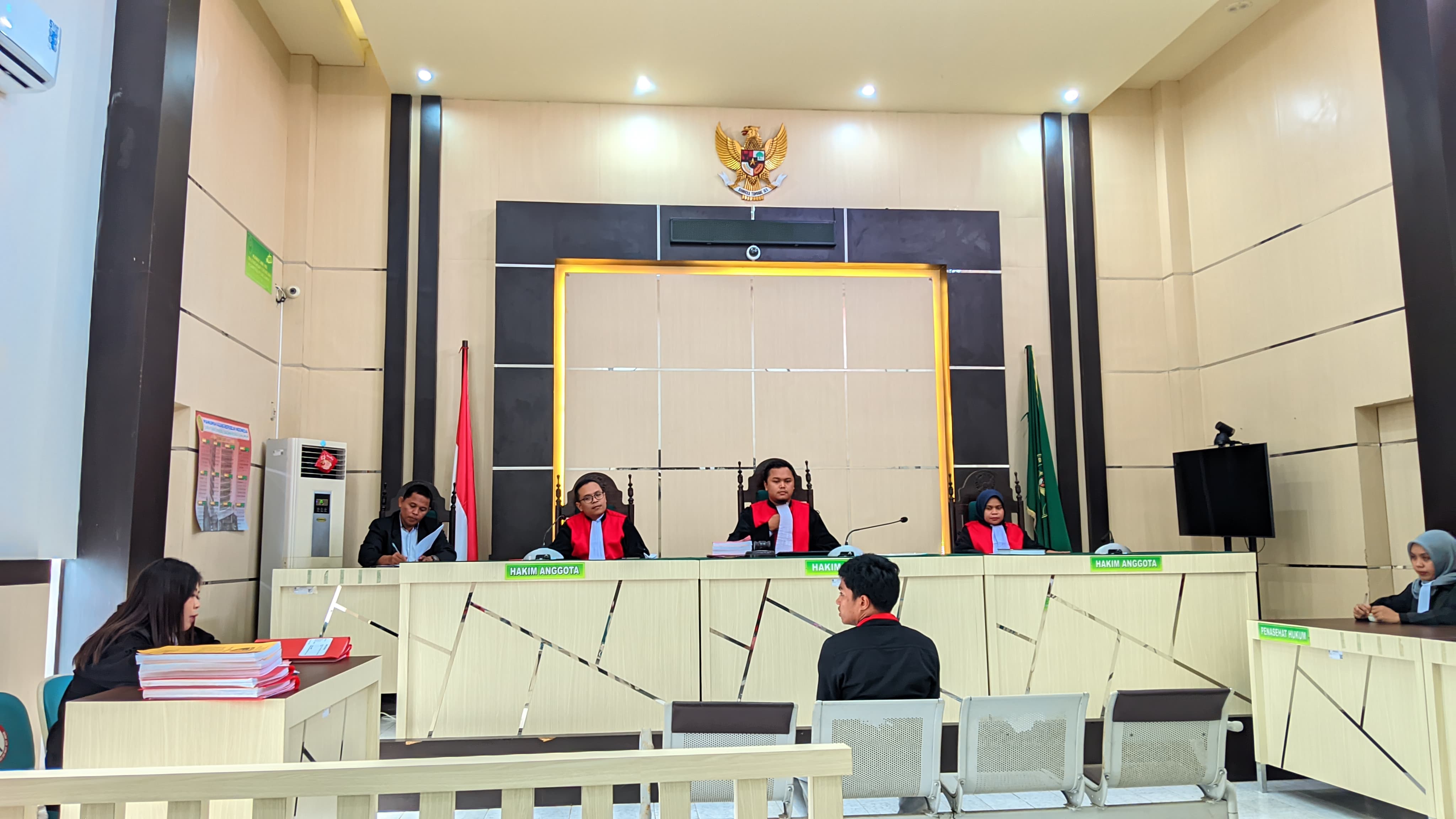 Sidang Tindak Pidana Umum dengan Agenda Sidang Pemeriksaan Saksi  Tindak Pidana Persetubuhan Terhadap Anak