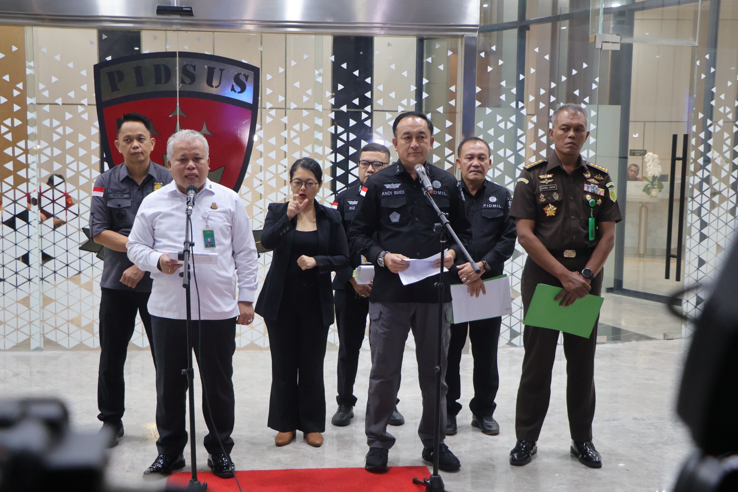 Penetapan 3 Orang Tersangka  Perkara Koneksitas Korupsi Satelit Slot Orbit 1230 BT pada Kementerian Pertahanan