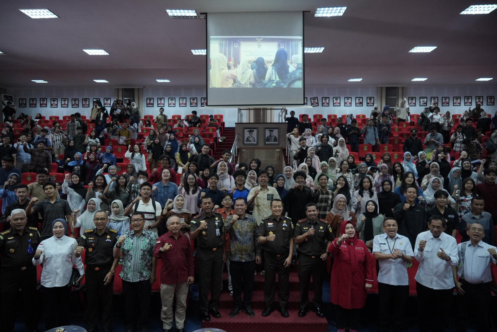 Kajati Sulsel Agus Salim Dampingi Jamwas Rudi Margono Beri Kuliah Umum di Fakultas Hukum Unhas