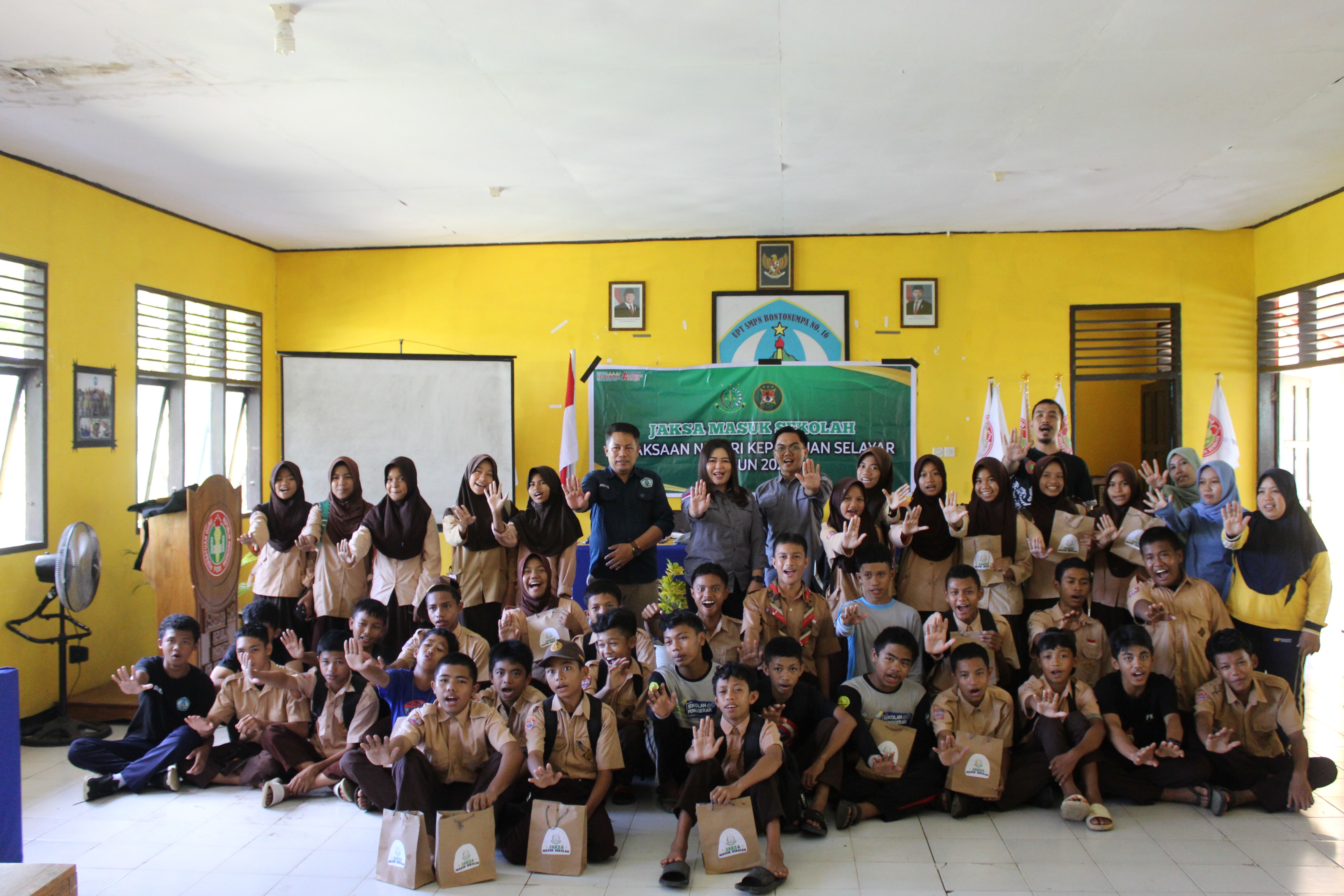 Jaksa Masuk Sekolah Kejaksaan Negeri Kepulauan Selayar Pada SMP Negeri Bontonumpa No.16 Kepulauan Selayar