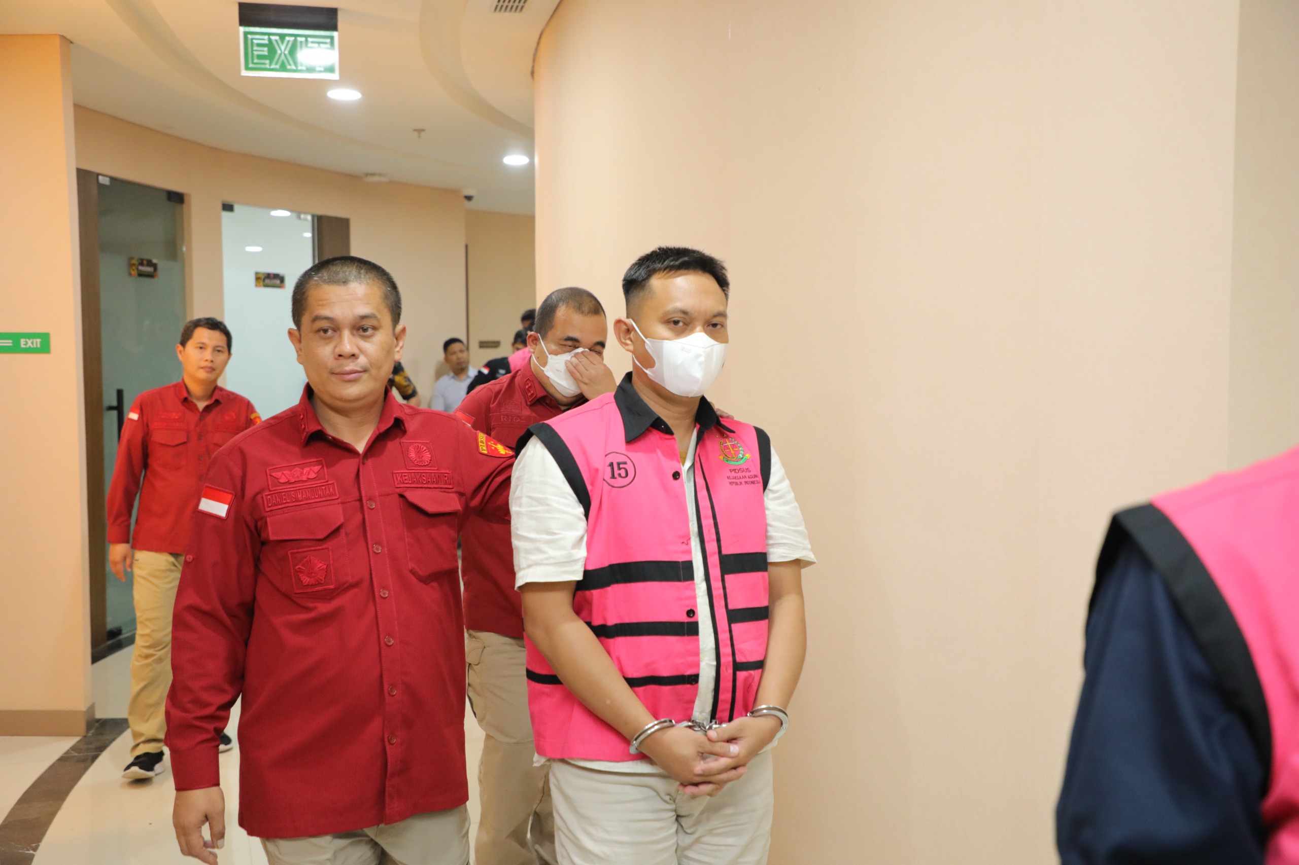 Penetapan dan Penahanan 3 Orang Tersangka Perkara Korupsi Pemberian Kredit PT Sritex
