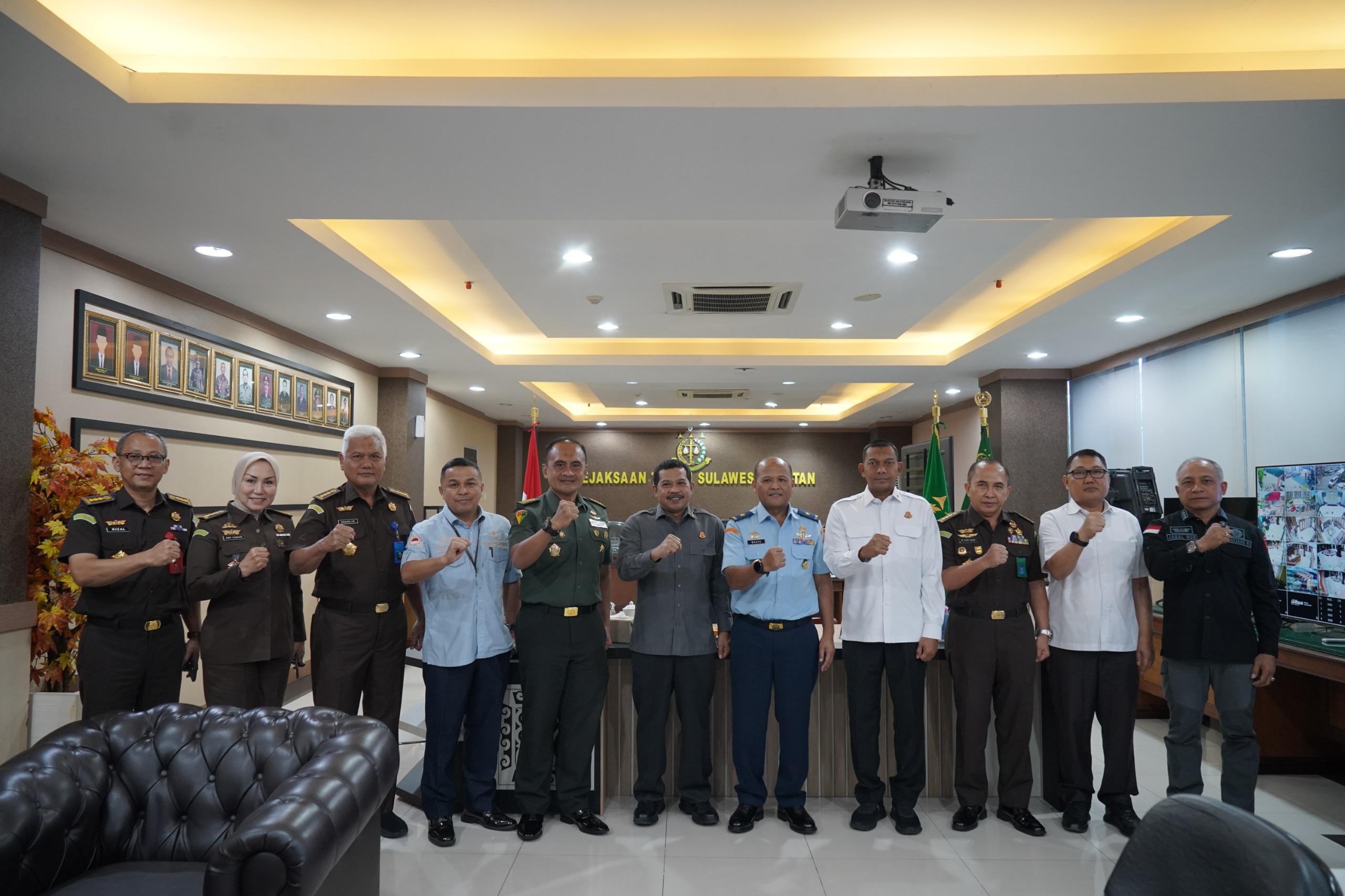 Kajati Sulsel Agus Salim Terima Kunjungan Silaturahmi Kepala Oditurat Militer Tinggi Makassar Marsma TNI Wahyu Priyo Budi