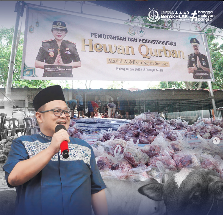 Pemotongan dan pendistribusian hewan kurban yang dilaksanakan di area belakang kantor Kejati Sumbar