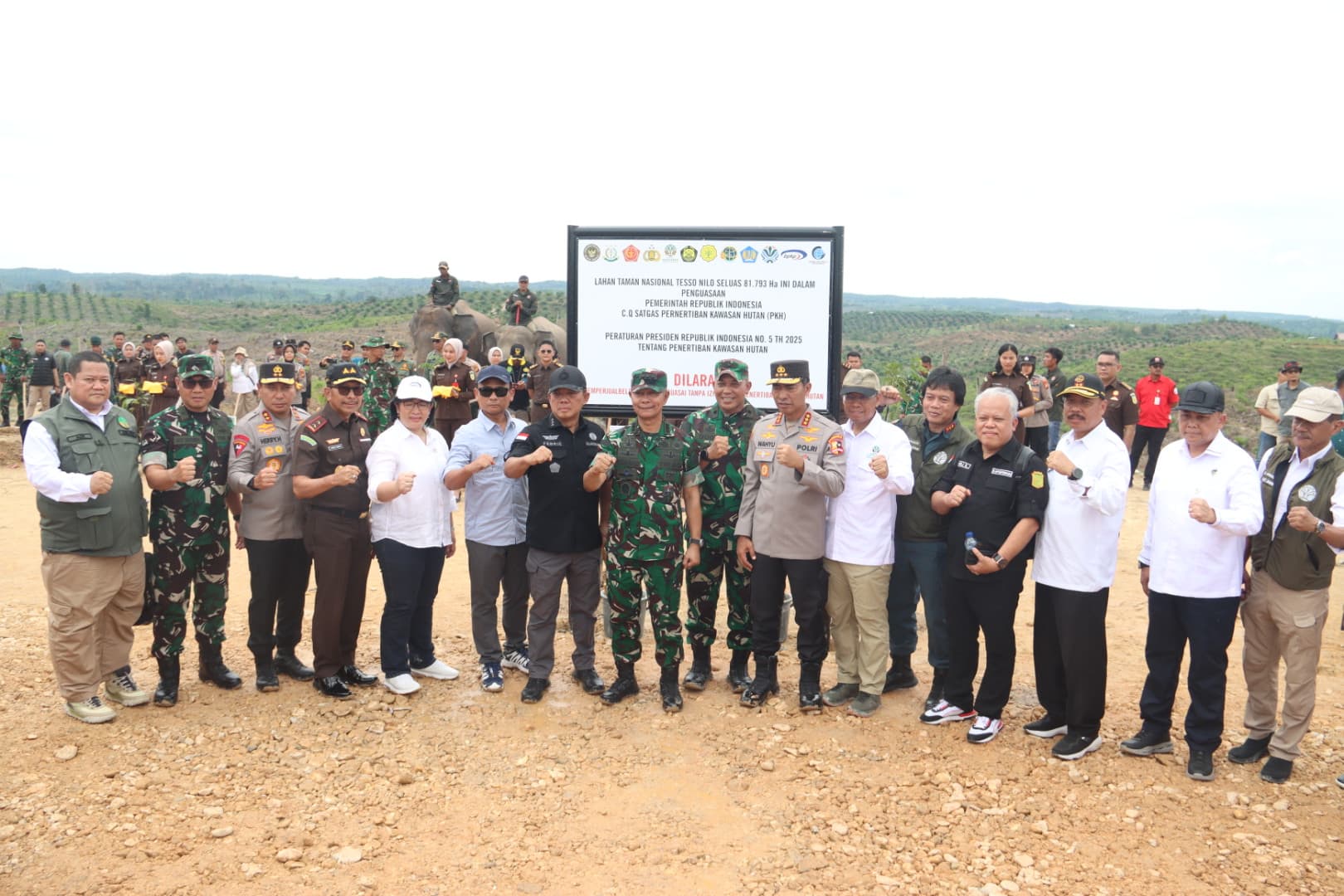 Penertiban Kawasan Hutan Konservasi  Taman Nasional Tesso Nilo Riau  Seluas 81.793 Ha