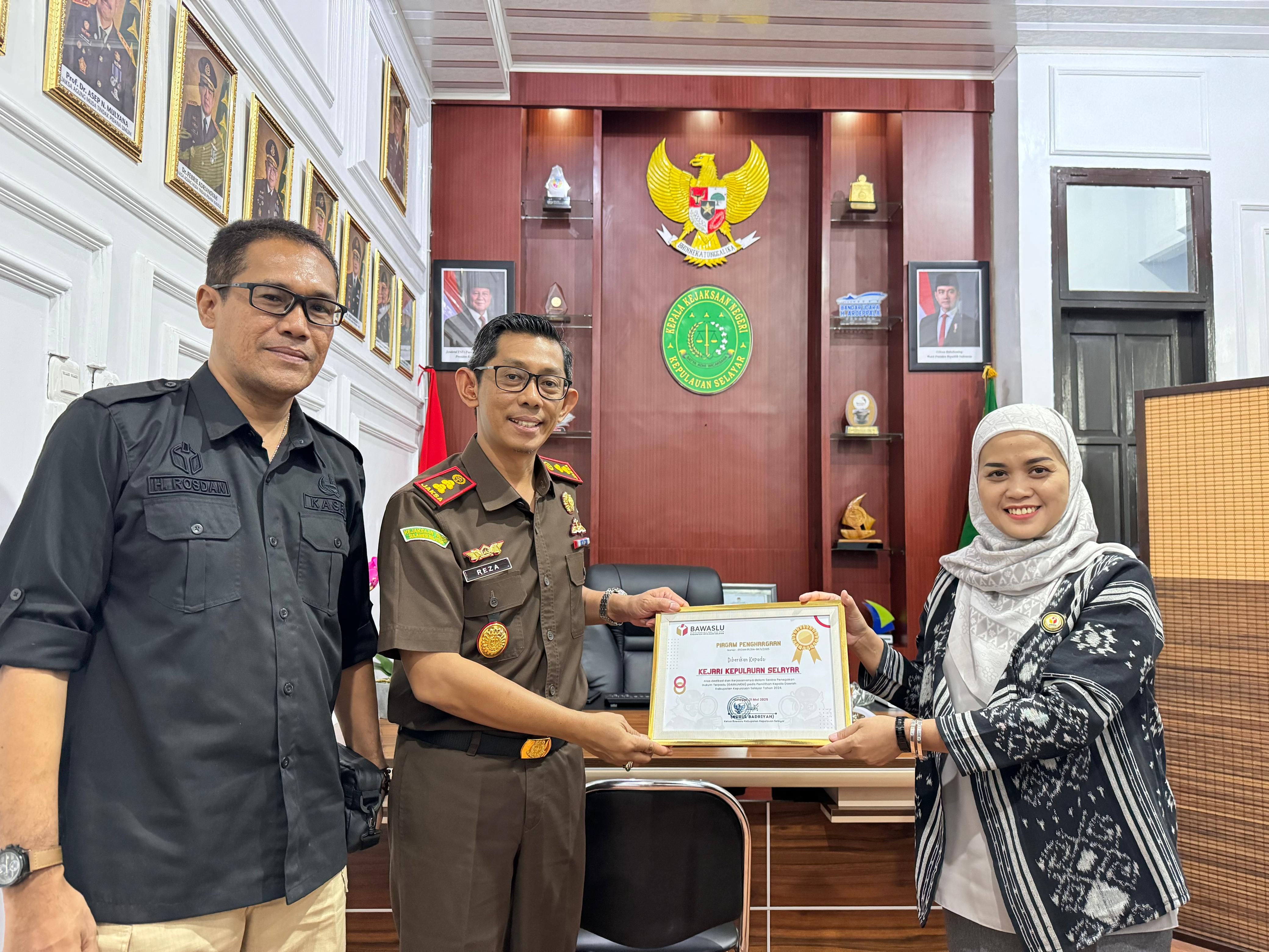 Courtesy Visit  Ketua Bawaslu Kabupaten Kepulauan Selayar di Kejaksaan Negeri Kepulauan Selayar