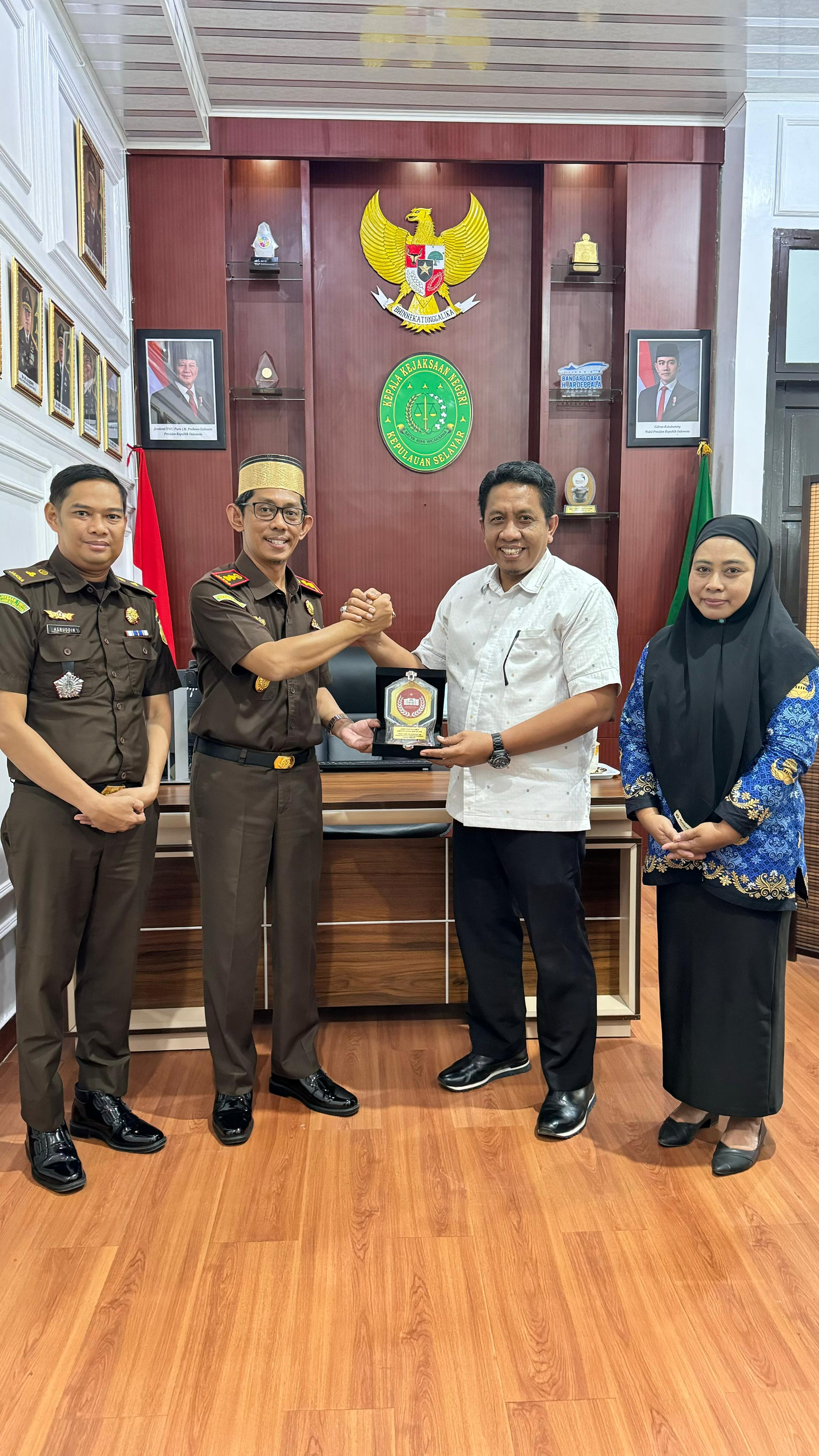 Courtesy Visit Ketua KPU Kabupaten Kepulauan Selayar di Kejaksaan Negeri Kepulauan Selayar