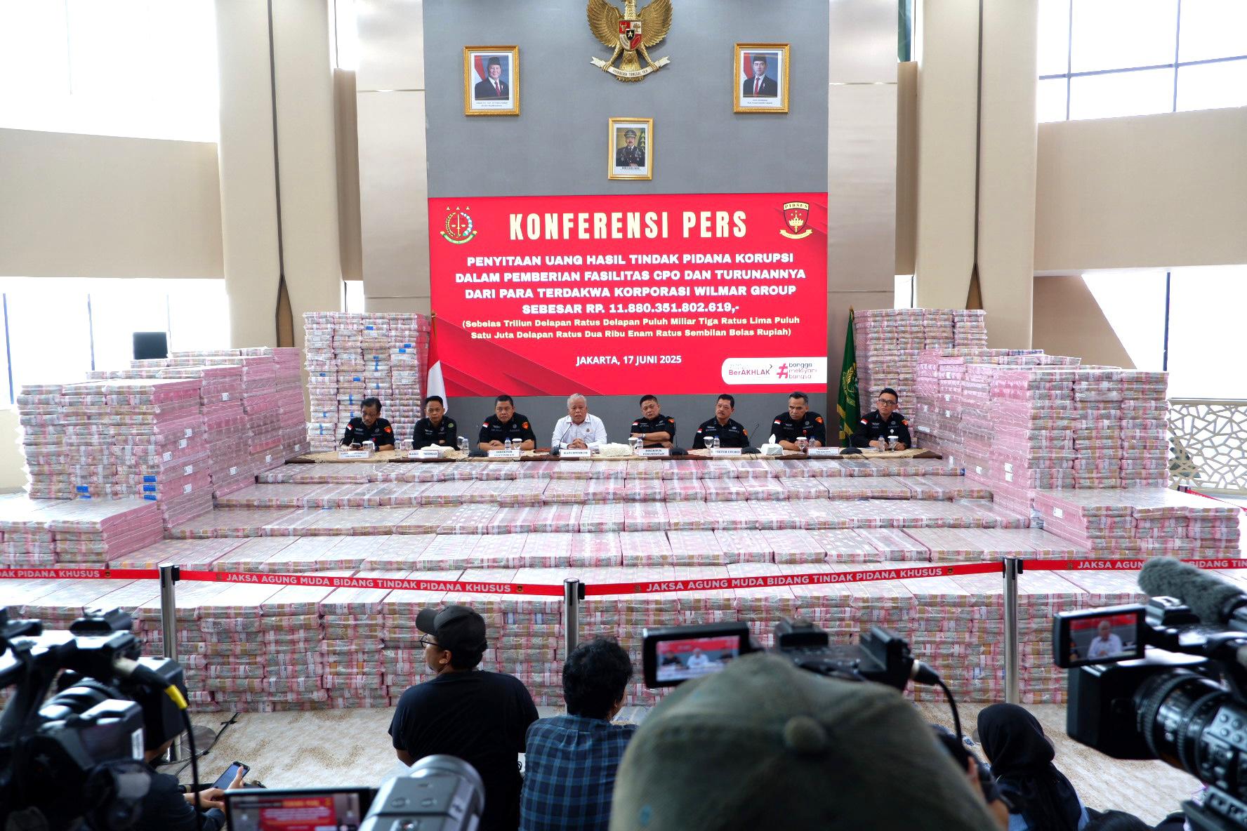 Penyitaan Uang Rp11,8 Triliun Perkembangan Perkara CPO Minyak Goreng Terdakwa Korporasi